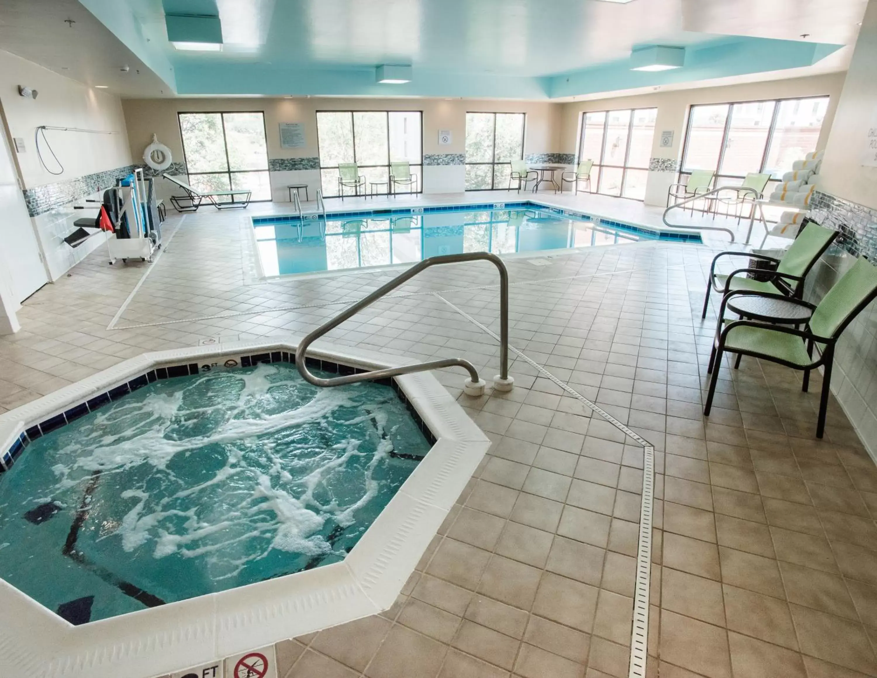 Pool view, Swimming Pool in Courtyard by Marriott Hickory