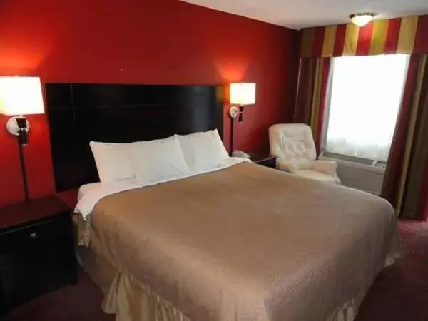 Bedroom, Bed in Sunset Inn