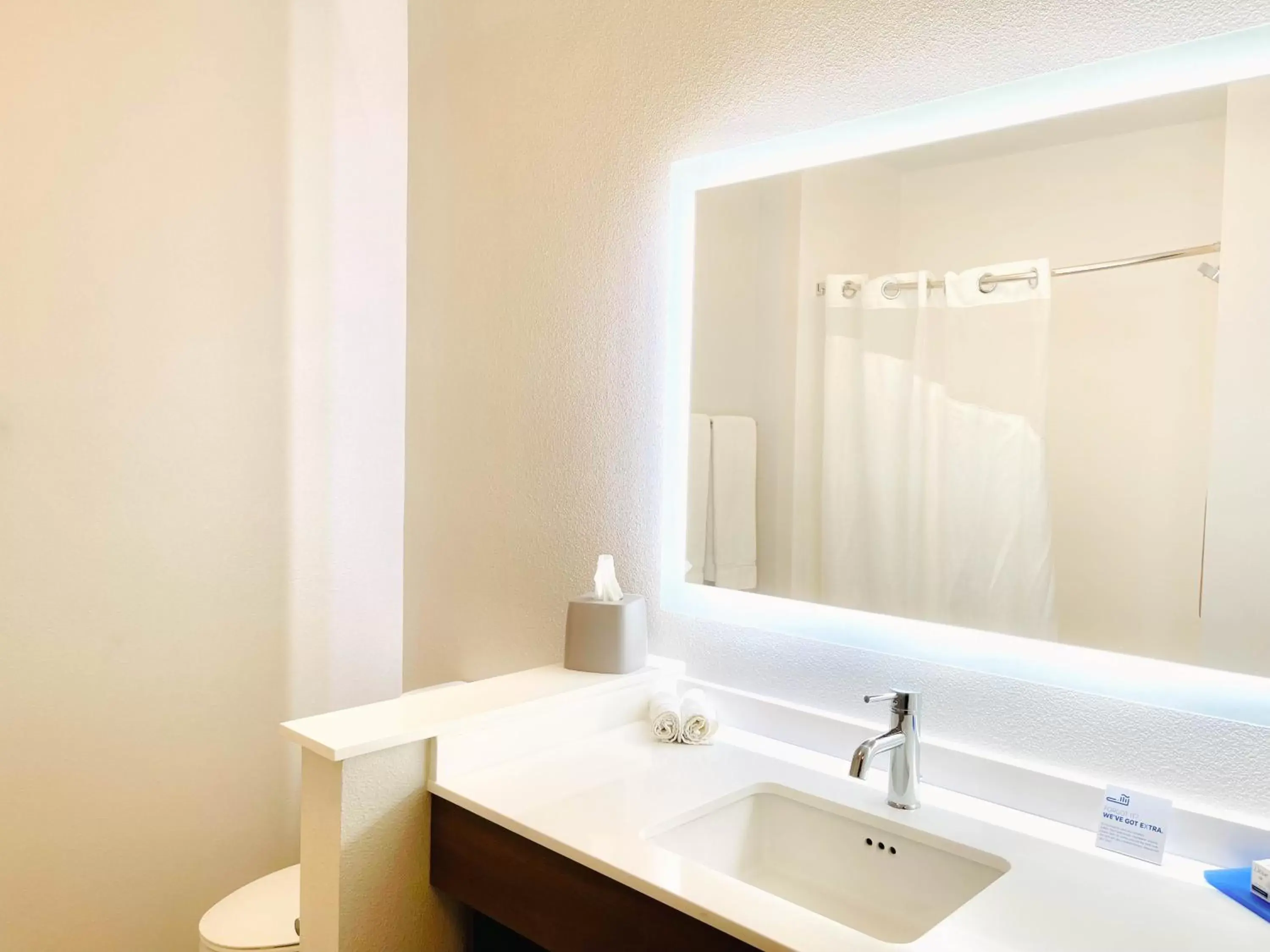 Bathroom in Holiday Inn Express & Suites Blythe, an IHG Hotel