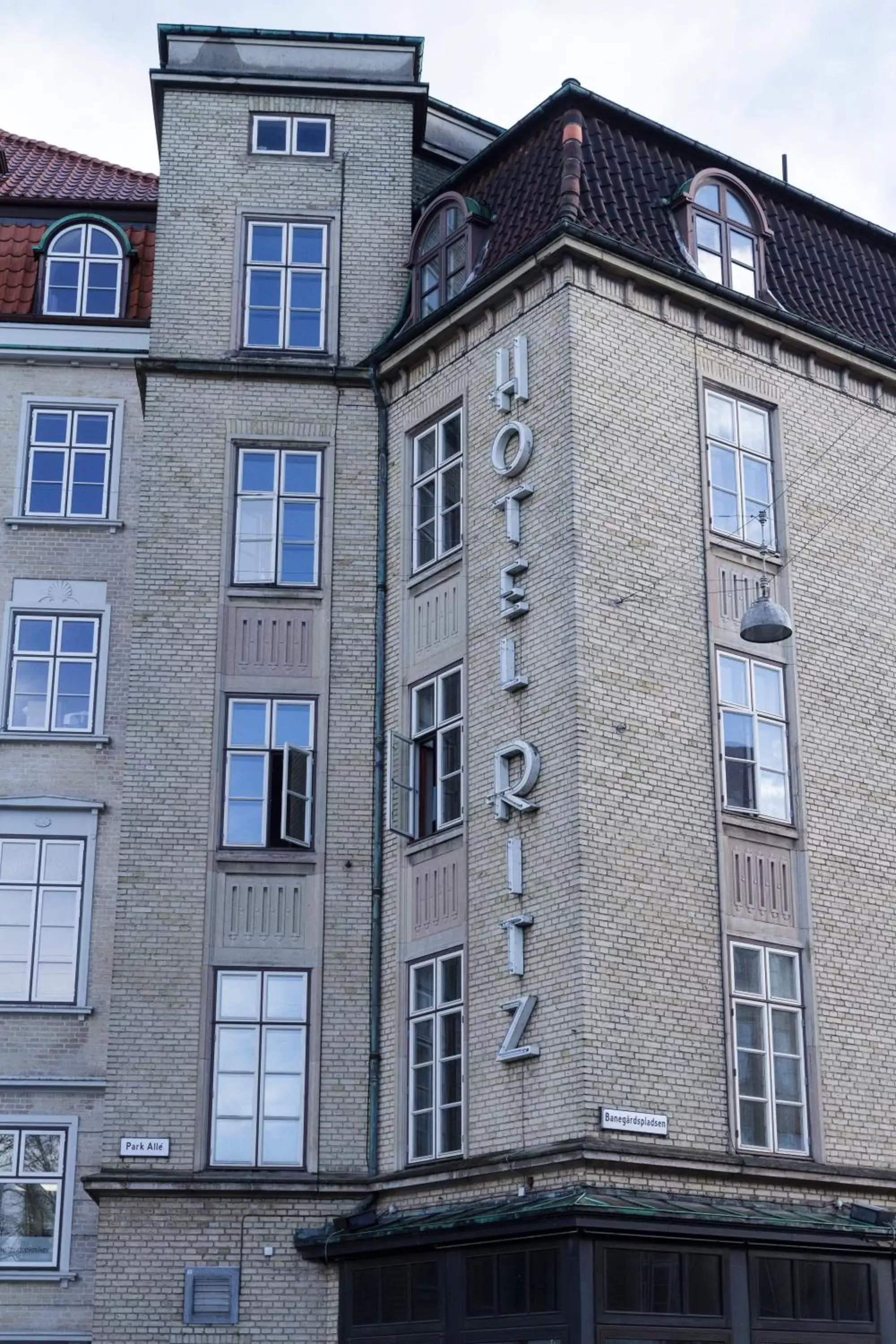 Facade/entrance, Property Building in Milling Hotel Ritz Aarhus City