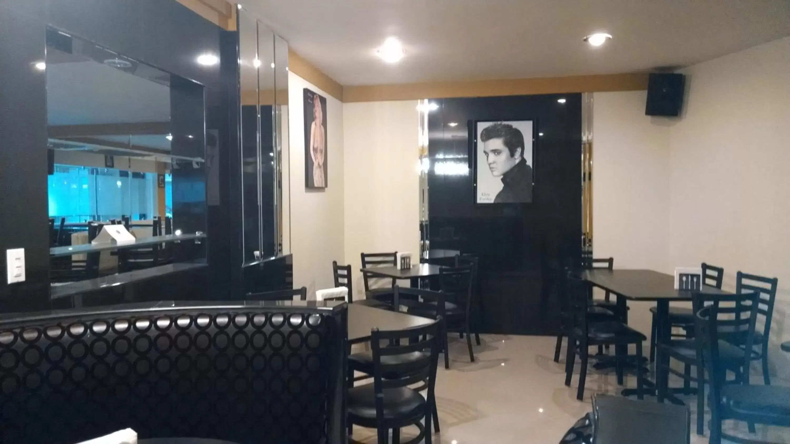 Lounge or bar, Restaurant/Places to Eat in Hotel Frontiere Tijuana