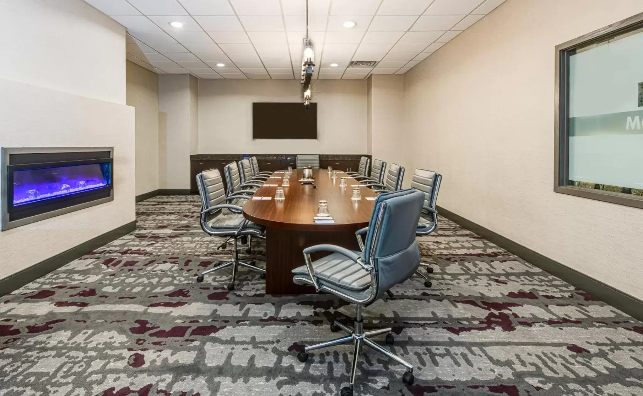 Meeting/conference room in Crowne Plaza Milwaukee South, an IHG Hotel