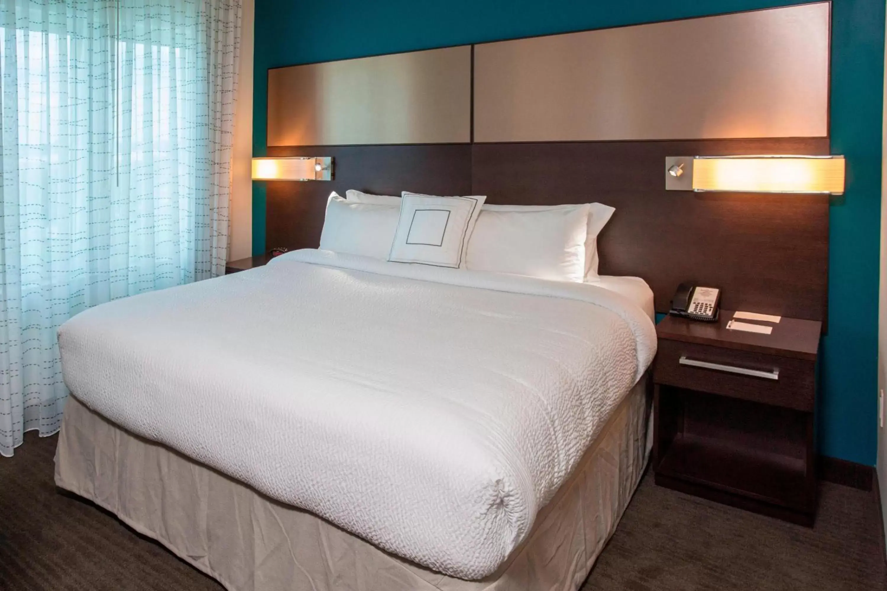 Photo of the whole room, Bed in Residence Inn by Marriott The Bronx at Metro Center Atrium