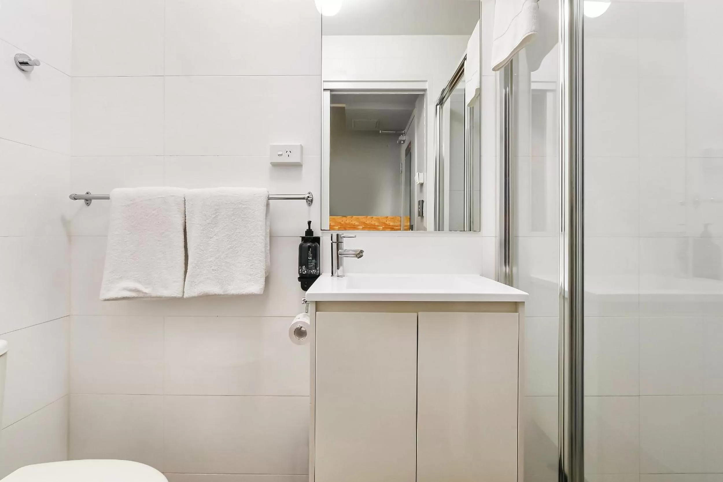 Shower in The Urban Newtown