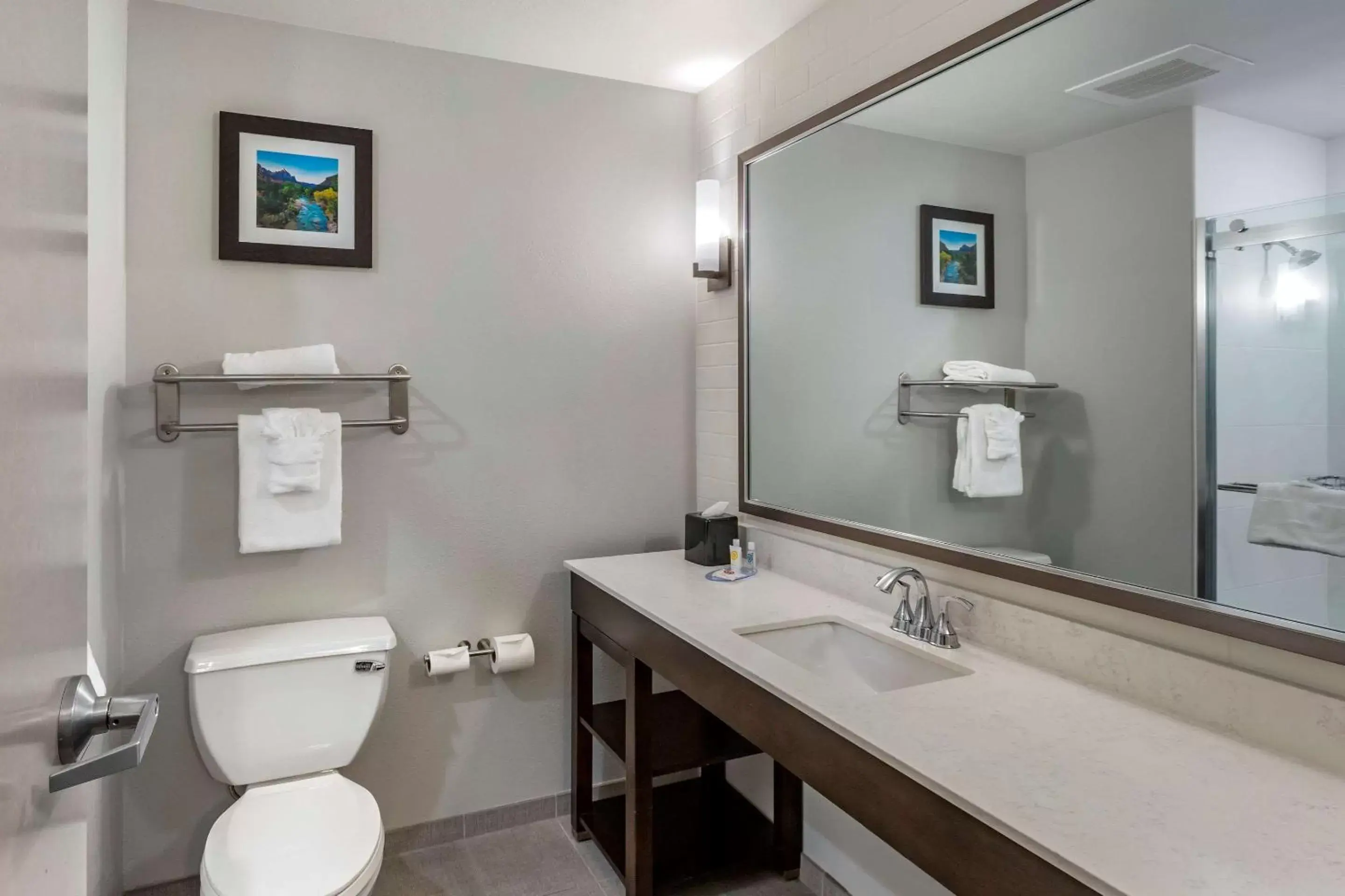 Bedroom, Bathroom in Comfort Inn & Suites Salt Lake City Airport