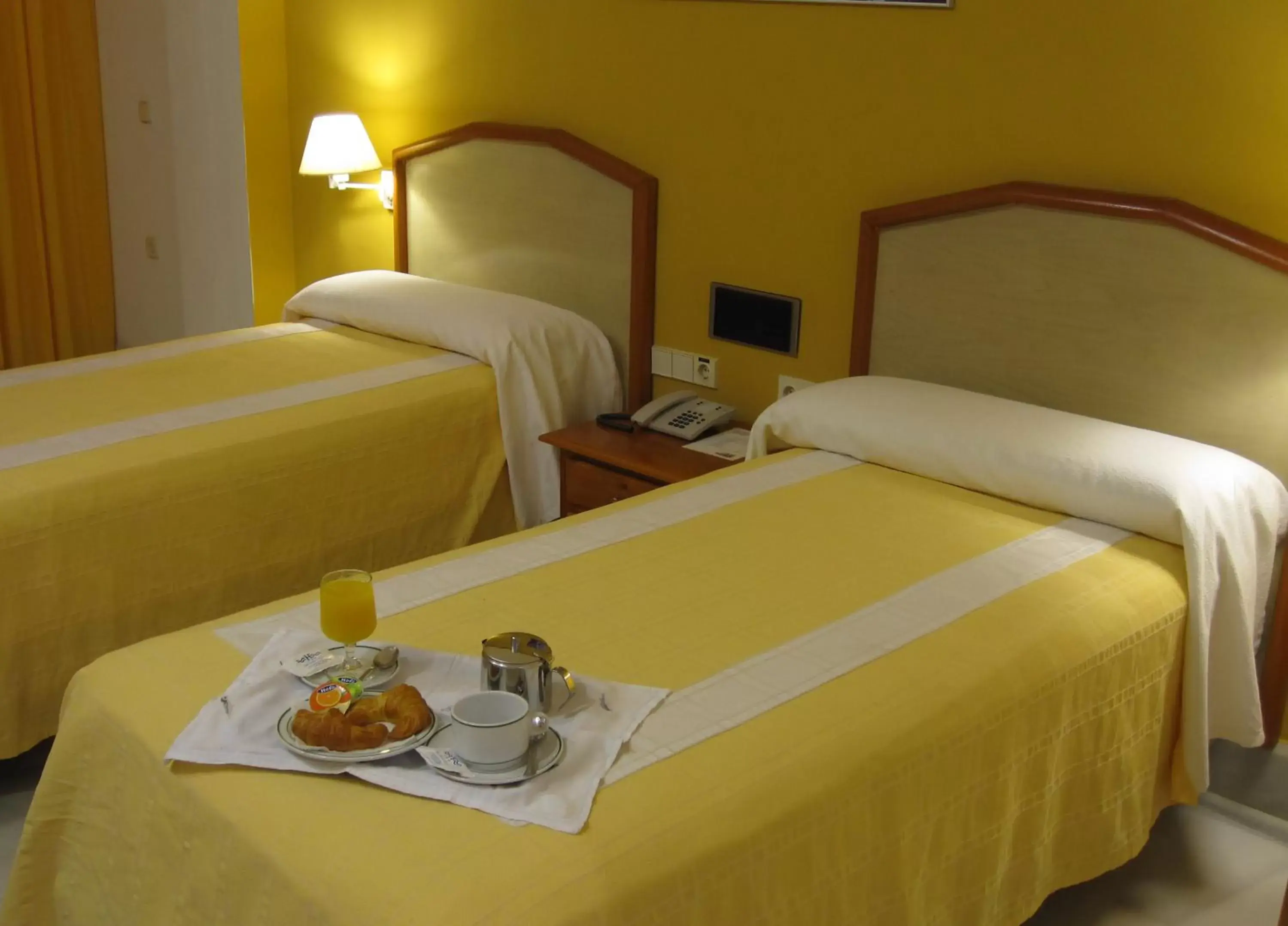 Single Room in Del Mar Hotel & Spa