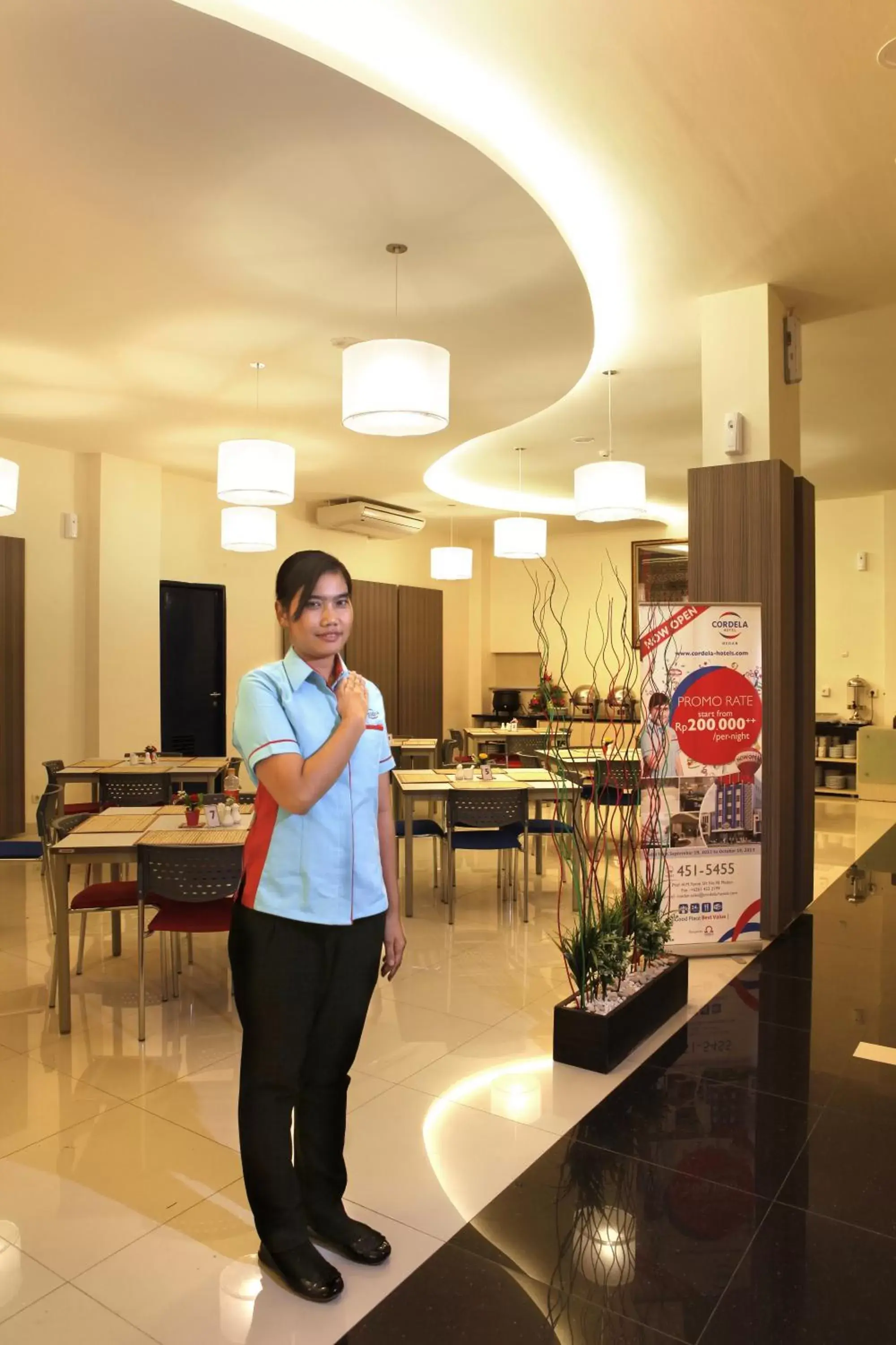 Restaurant/places to eat in Cordela Hotel Medan