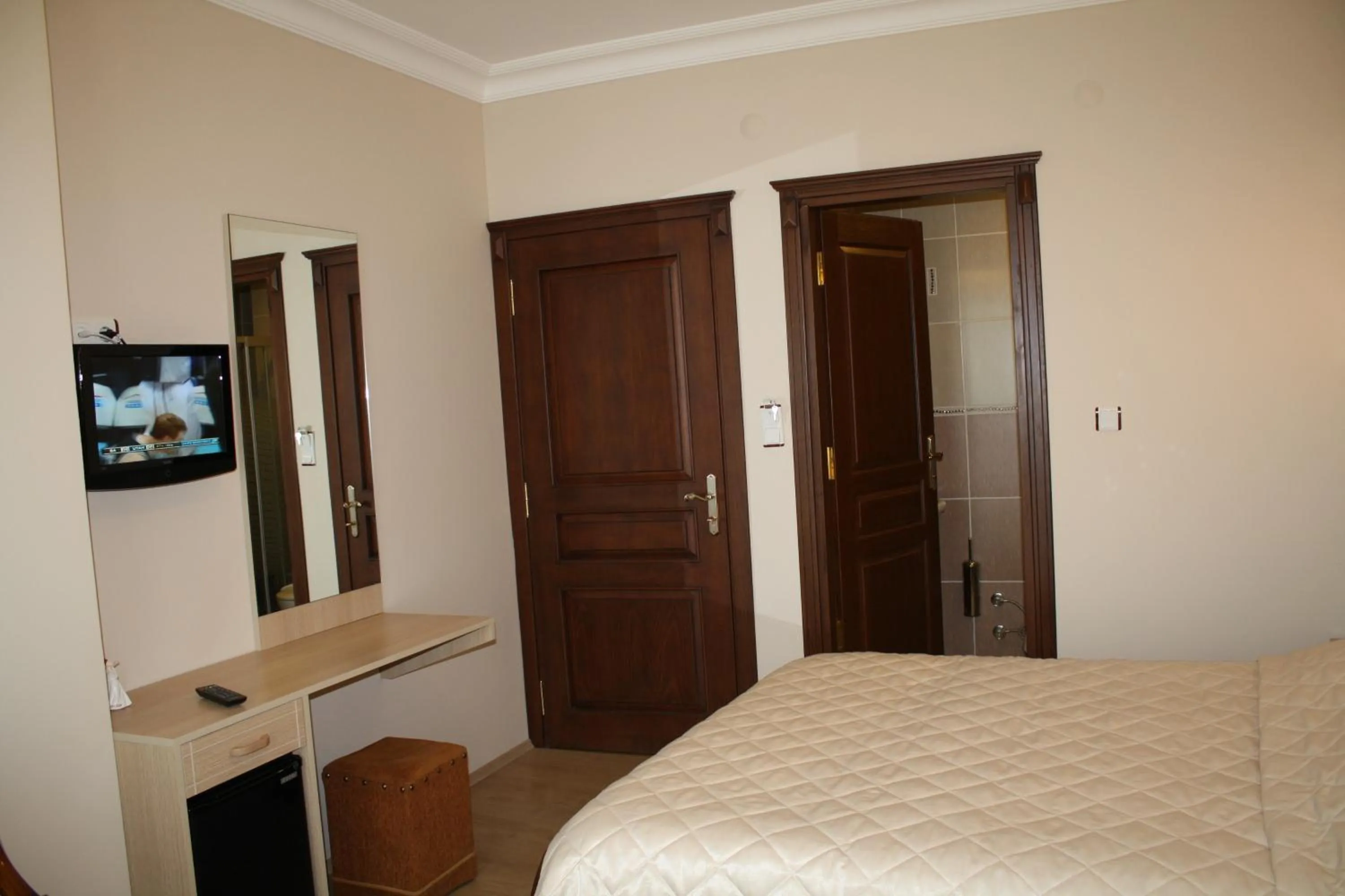 Photo of the whole room, Bed in Art City Hotel Istanbul