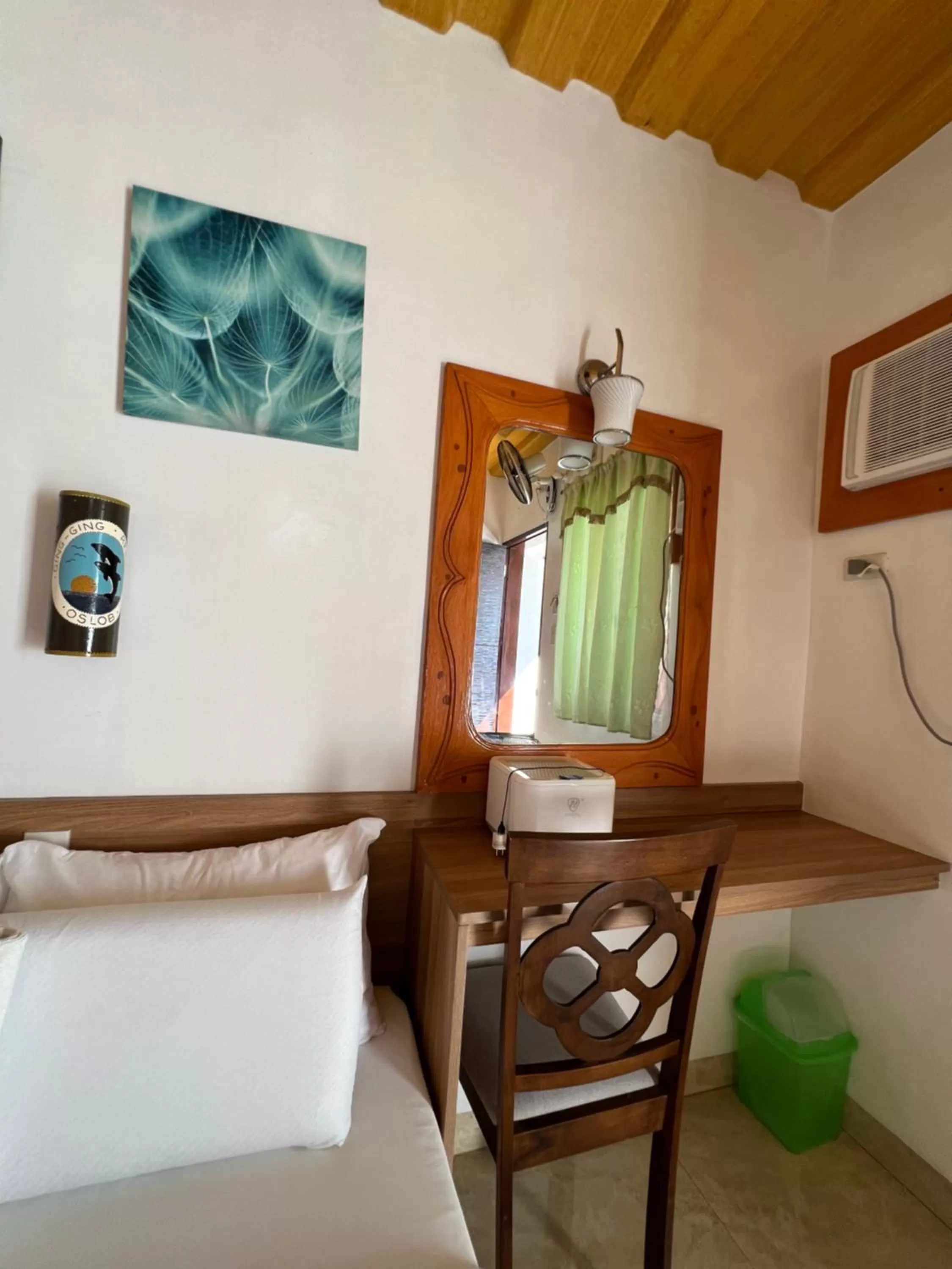 Seating area, Bed in Ging-Ging Hotel And Resort