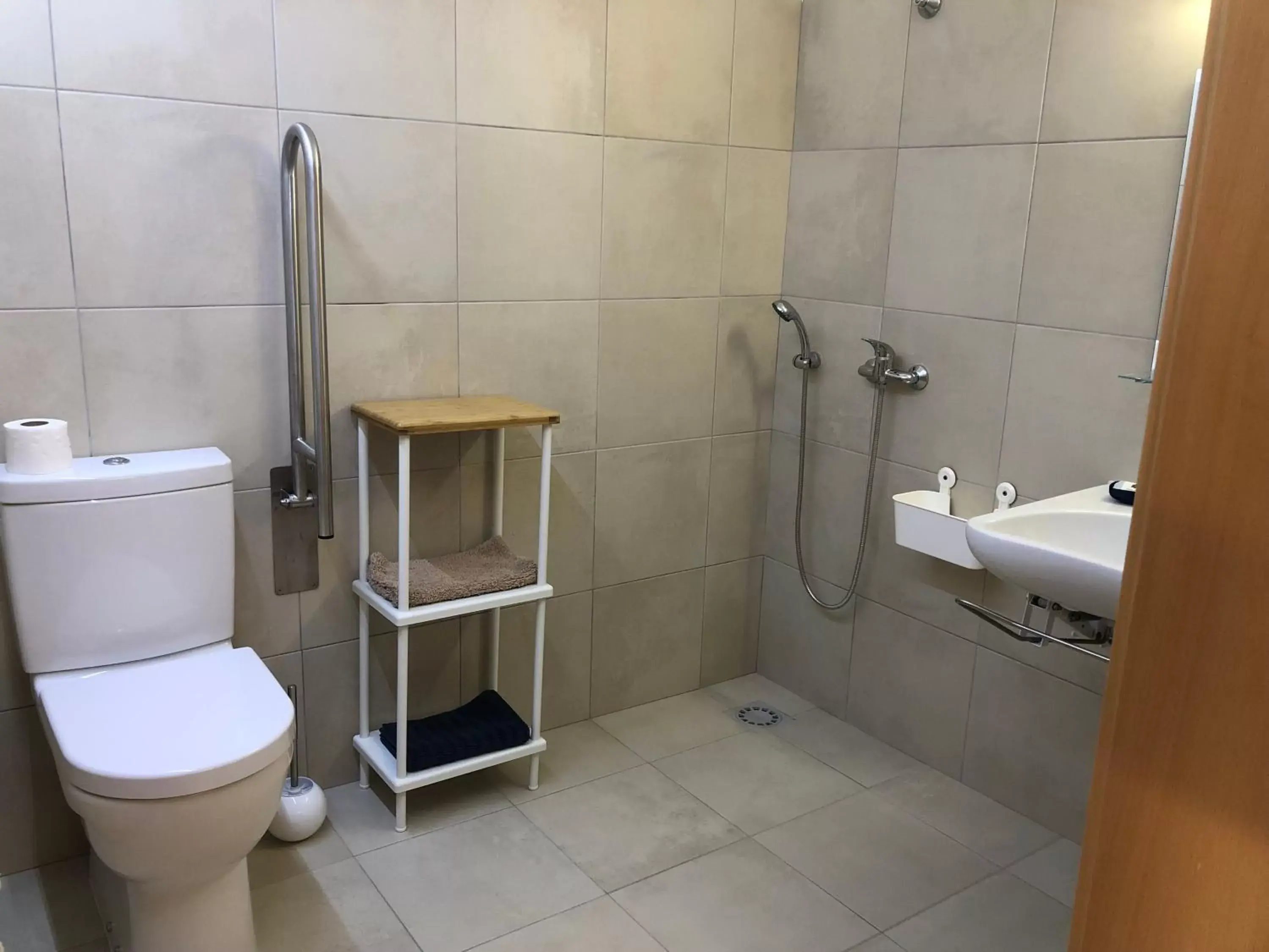 Shower, Bathroom in Luz Beach Apartments