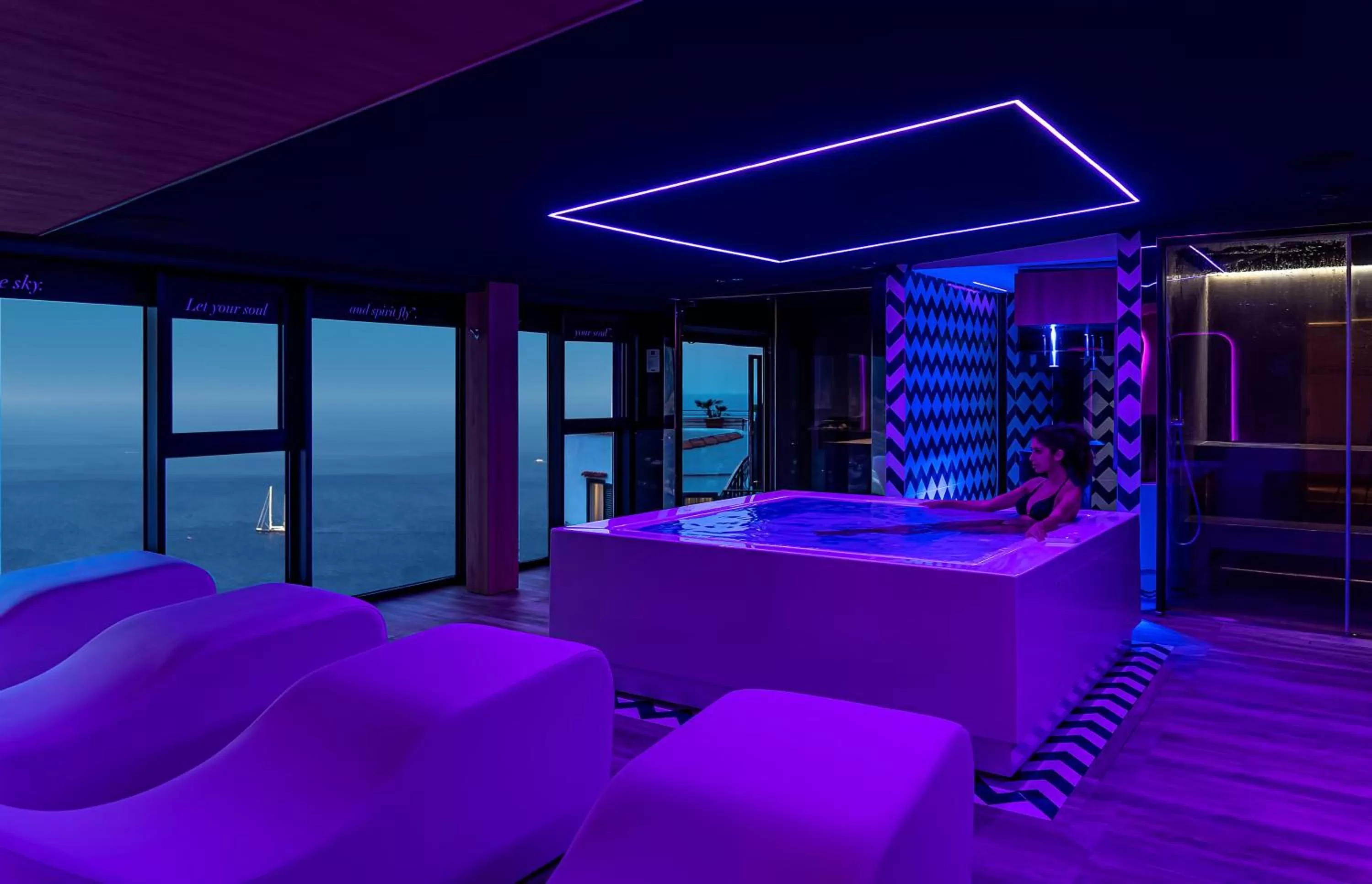 Hot Tub in Hotel Le Agavi