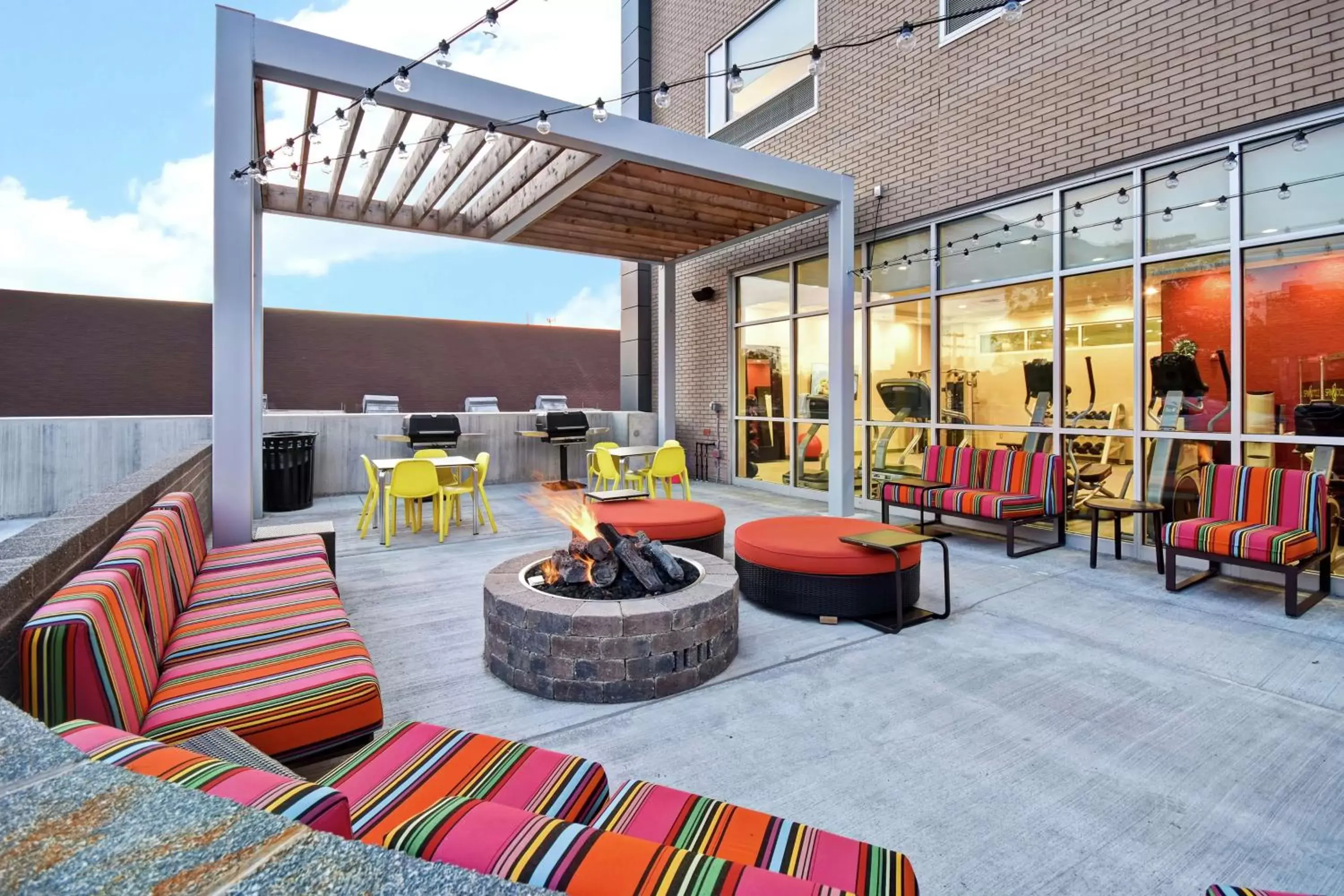 Patio in Home2 Suites By Hilton Columbus Downtown