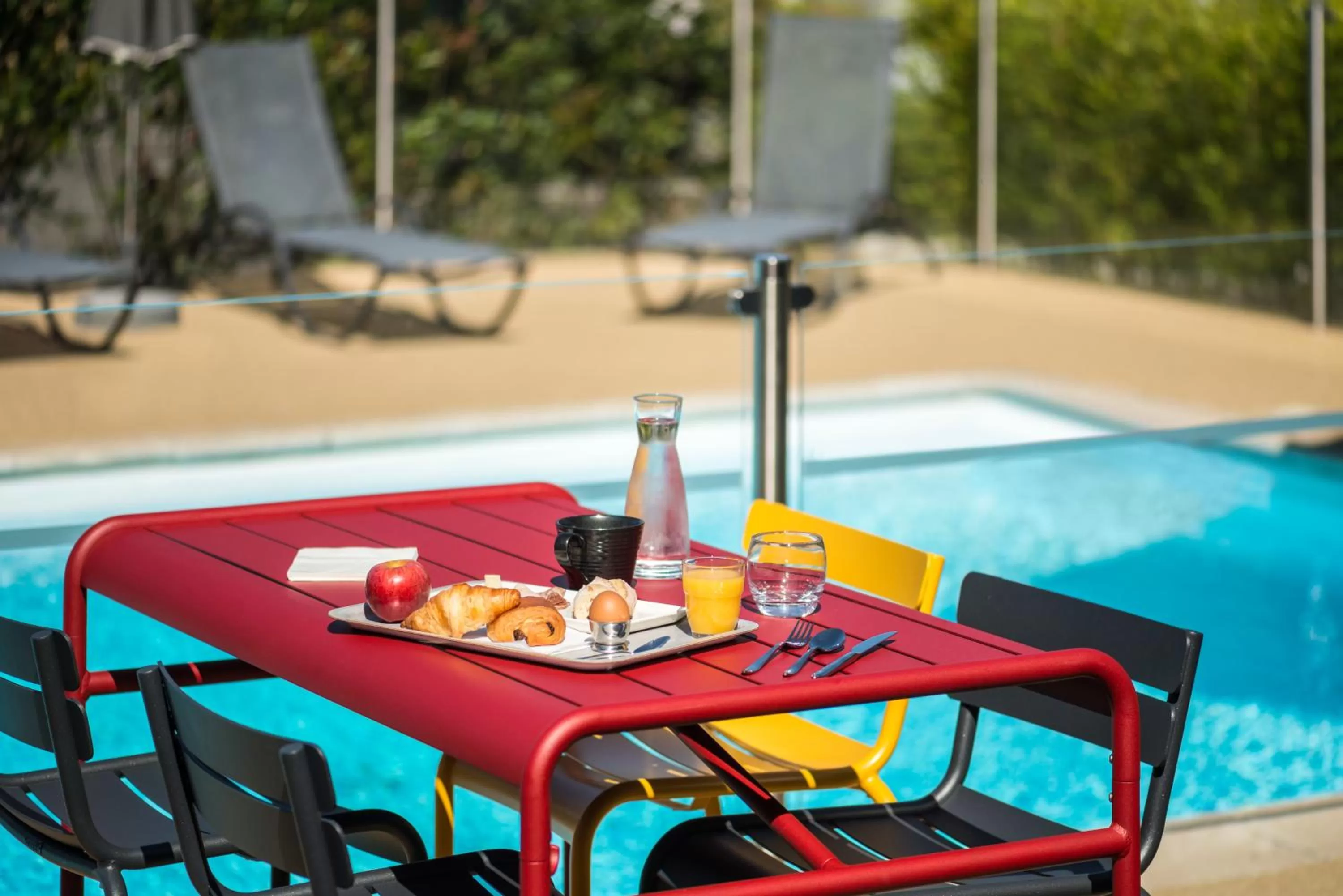 Buffet breakfast in Ibis Roanne Le Coteau Hotel Restaurant