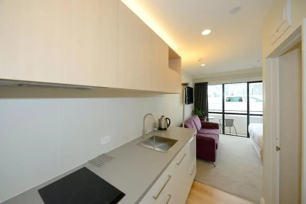 Kitchen/Kitchenette in West Fitzroy Apartments