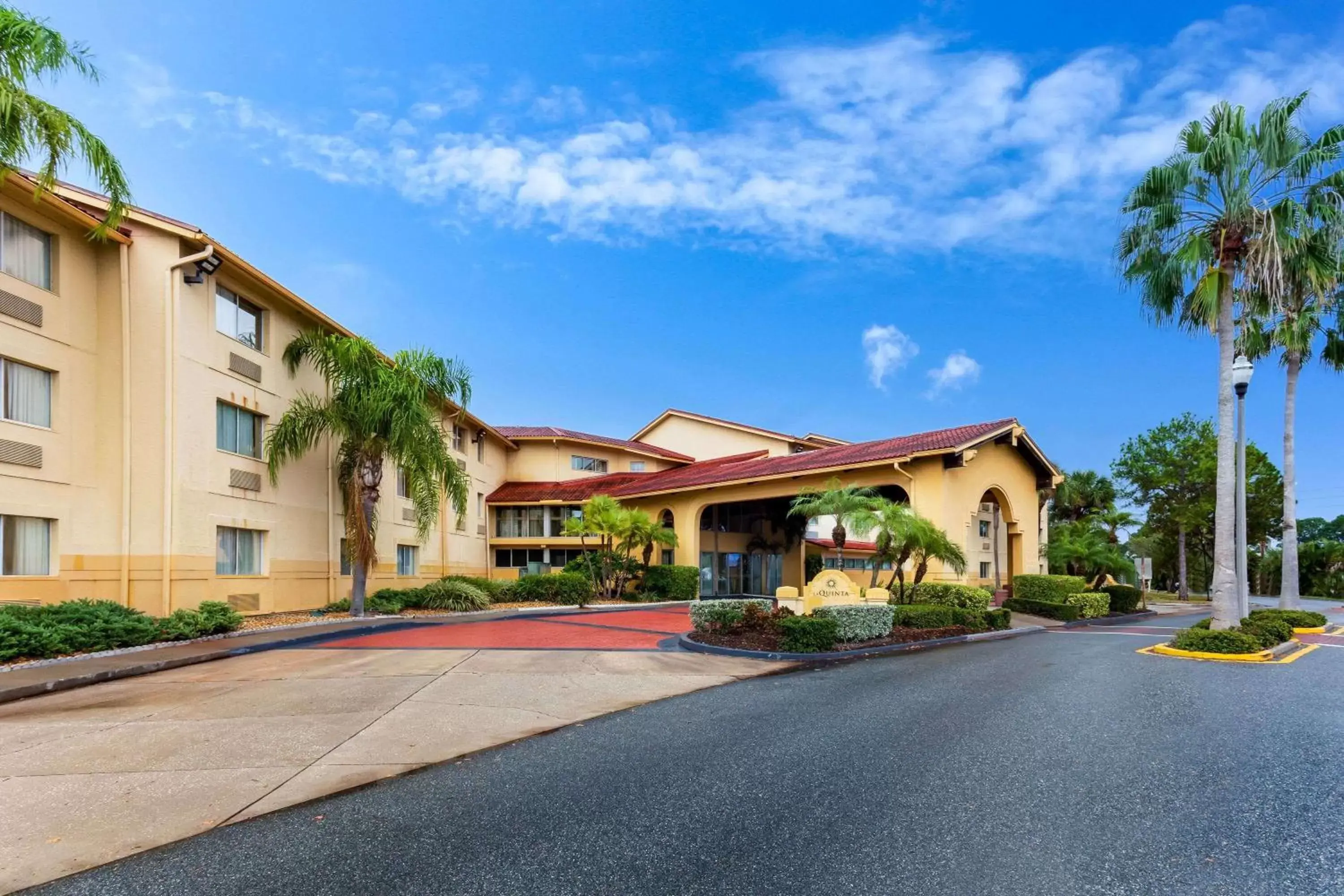 Property Building in La Quinta by Wyndham St. Pete-Clearwater Airport
