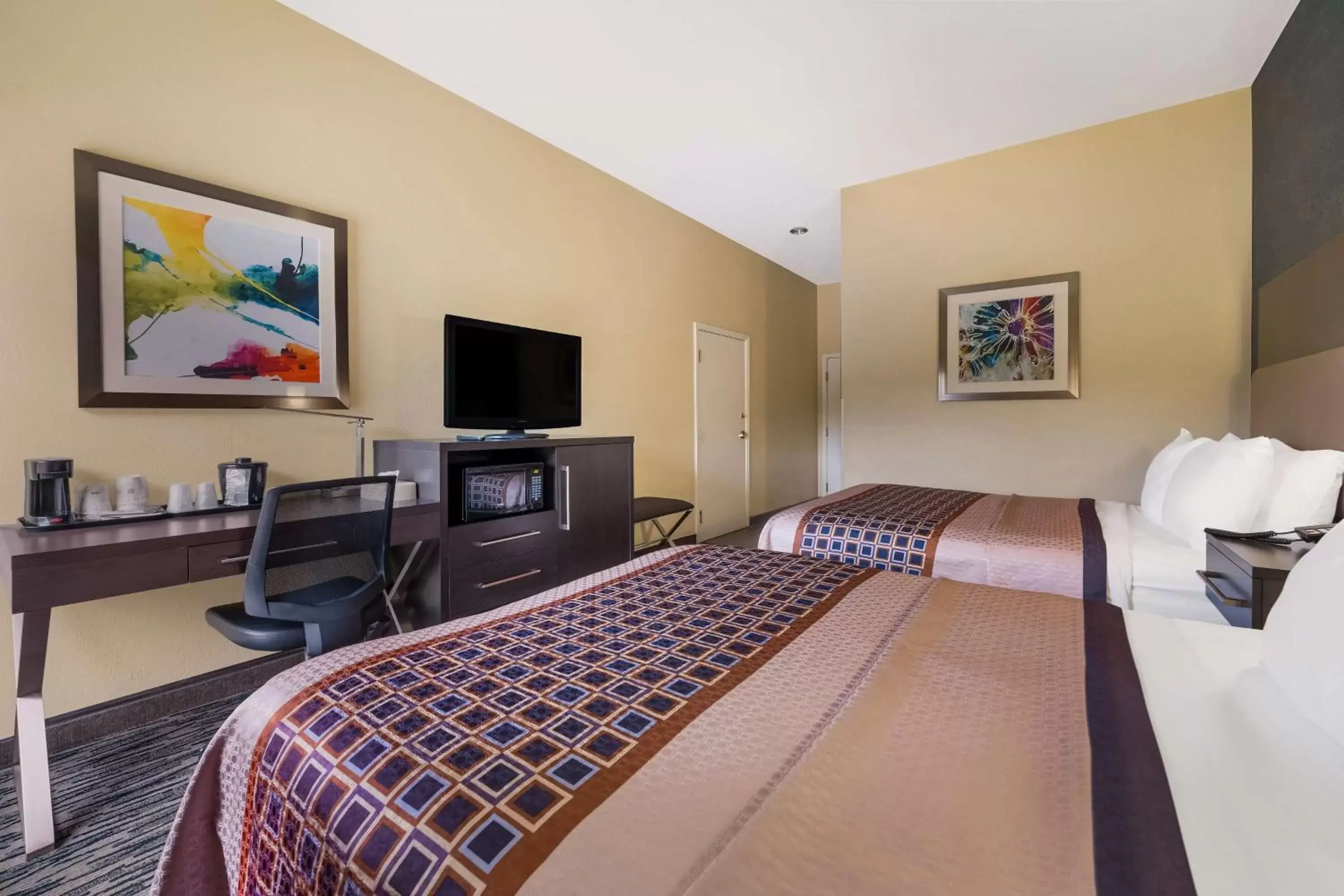 Bedroom in Best Western Bradbury Inn & Suites