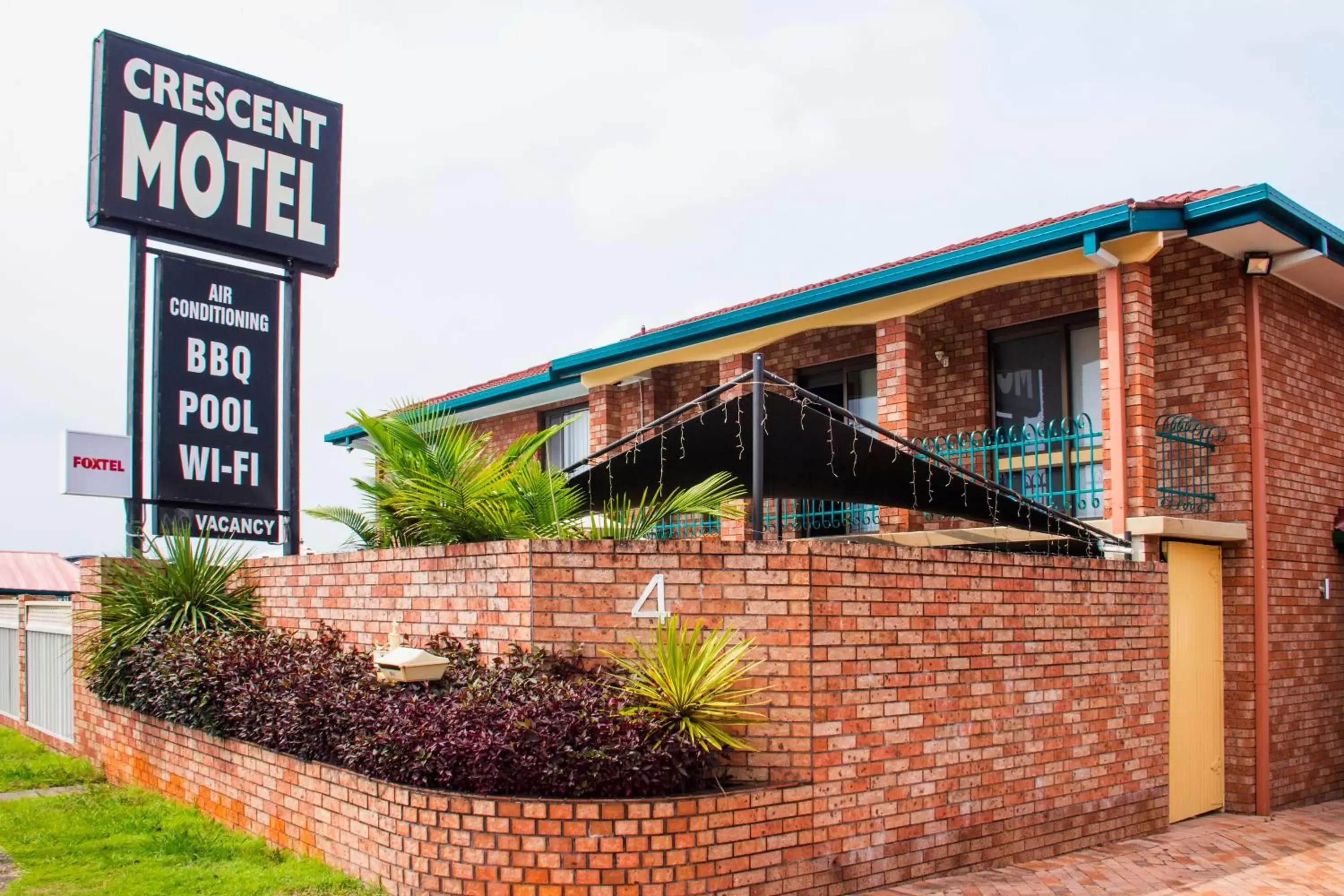 Facade/entrance, Property Building in Crescent Motel Taree