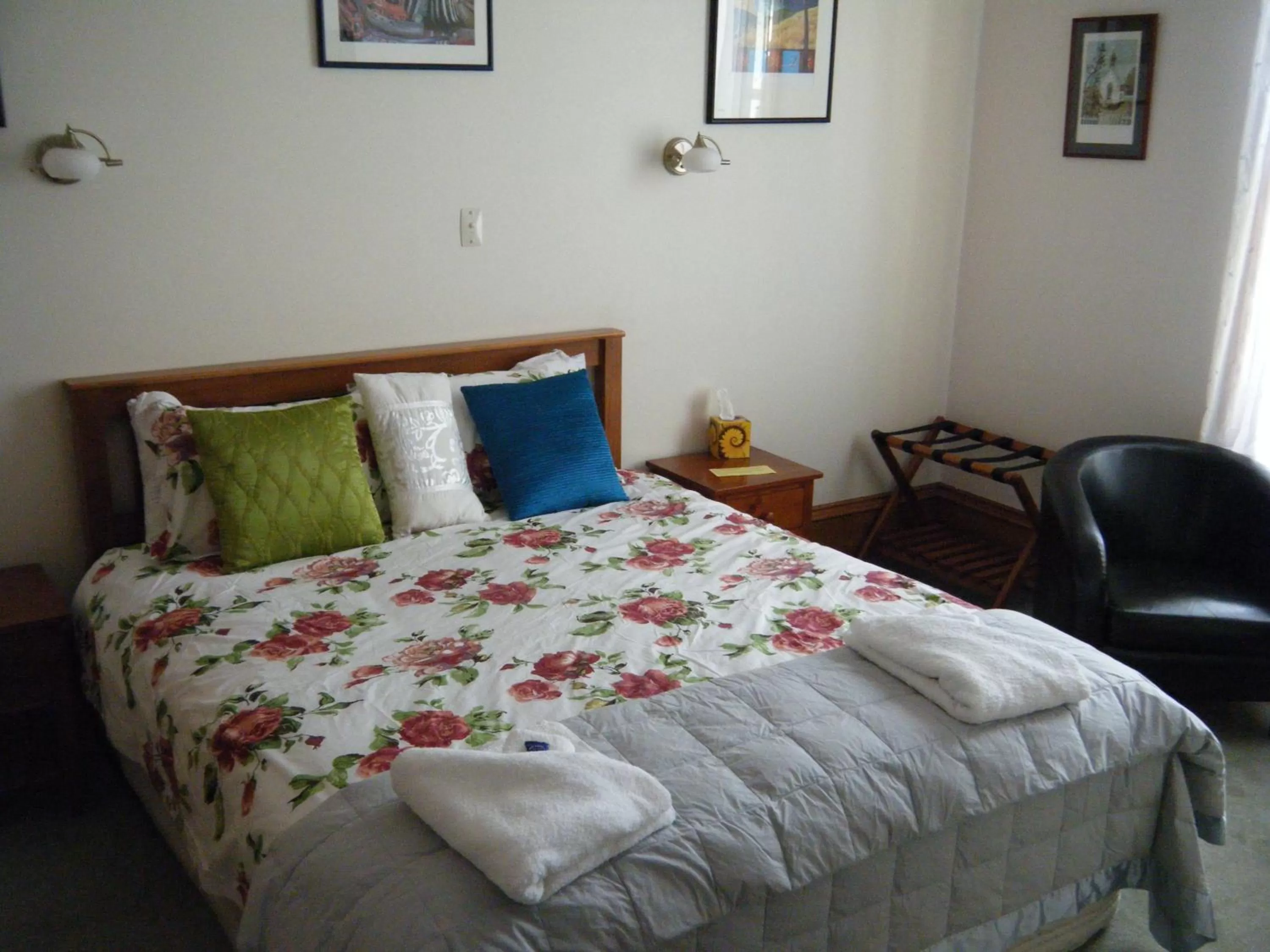 Bed in Collingwood Manor