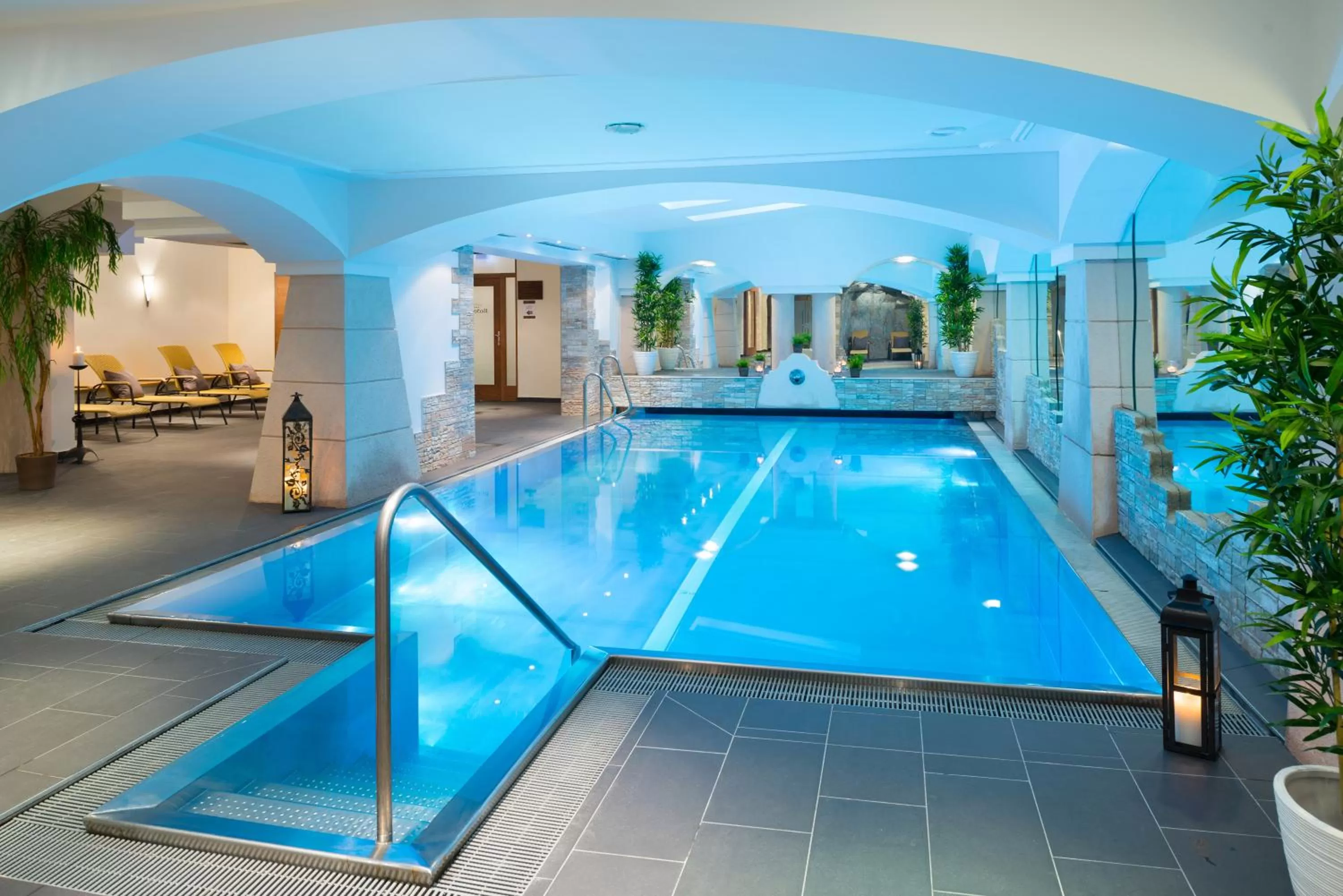 Swimming pool in Sporthotel Cristall