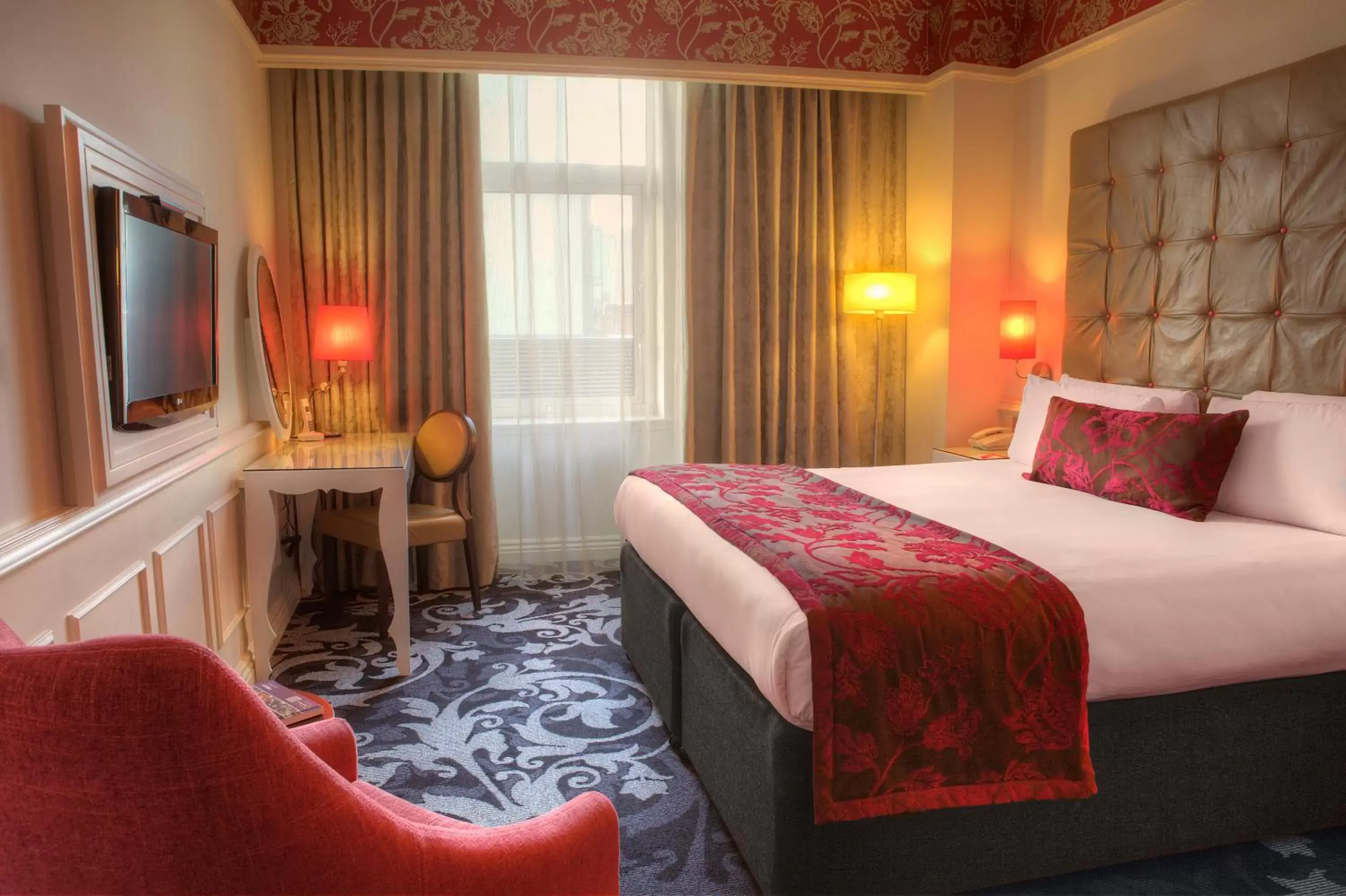 Photo of the whole room, Bed in Hotel Indigo Glasgow by IHG Photo of the whole room, Bed in Hotel Indigo Glasgow by IHG