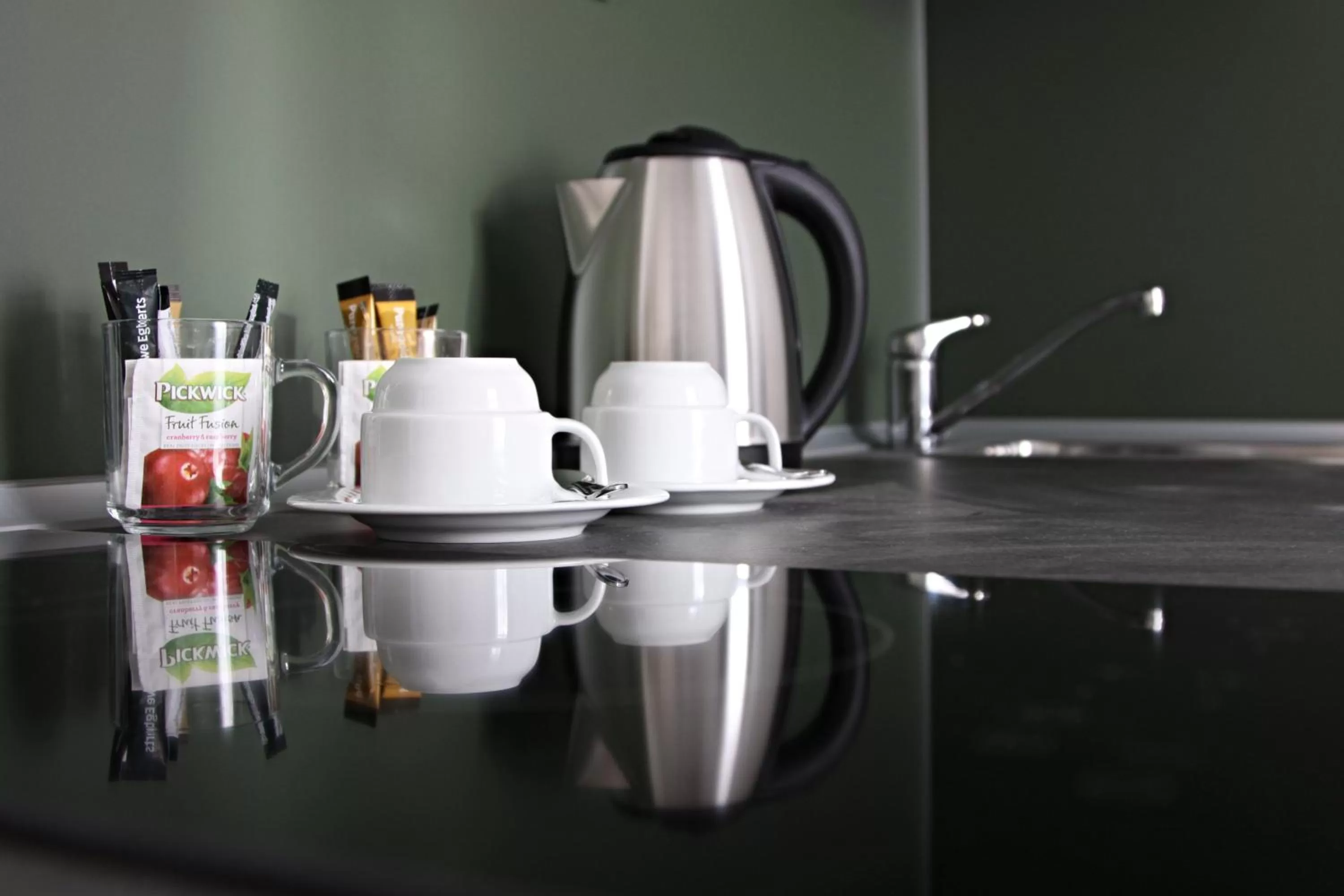 Coffee/tea facilities in Elizabeth Suites