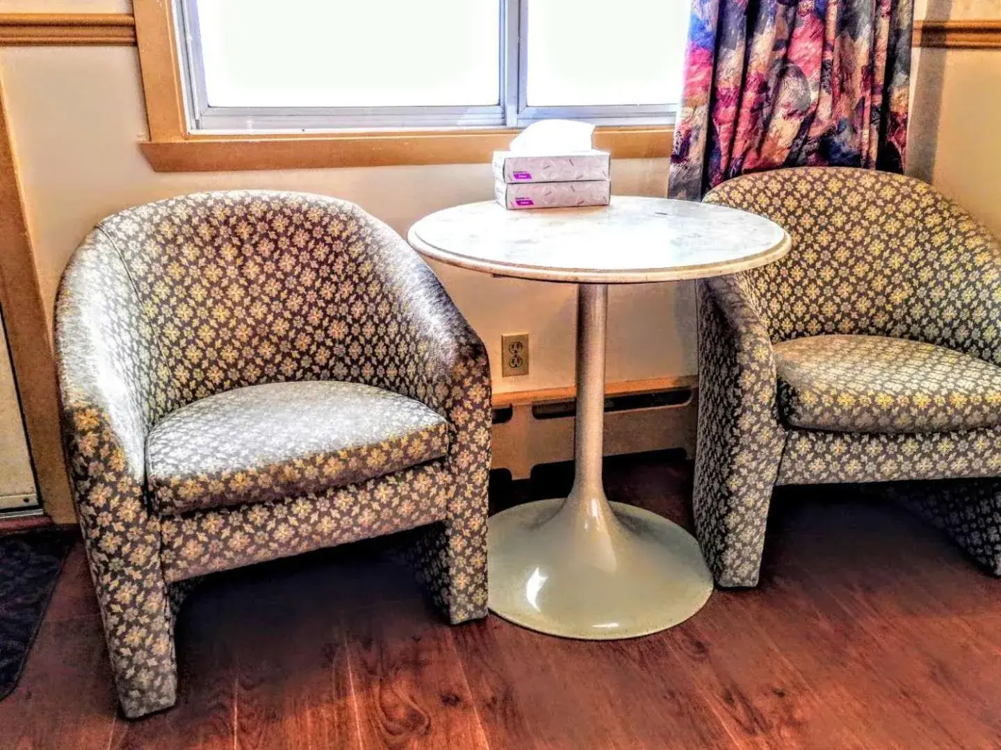 Seating Area in Hotel Motel La Marquise