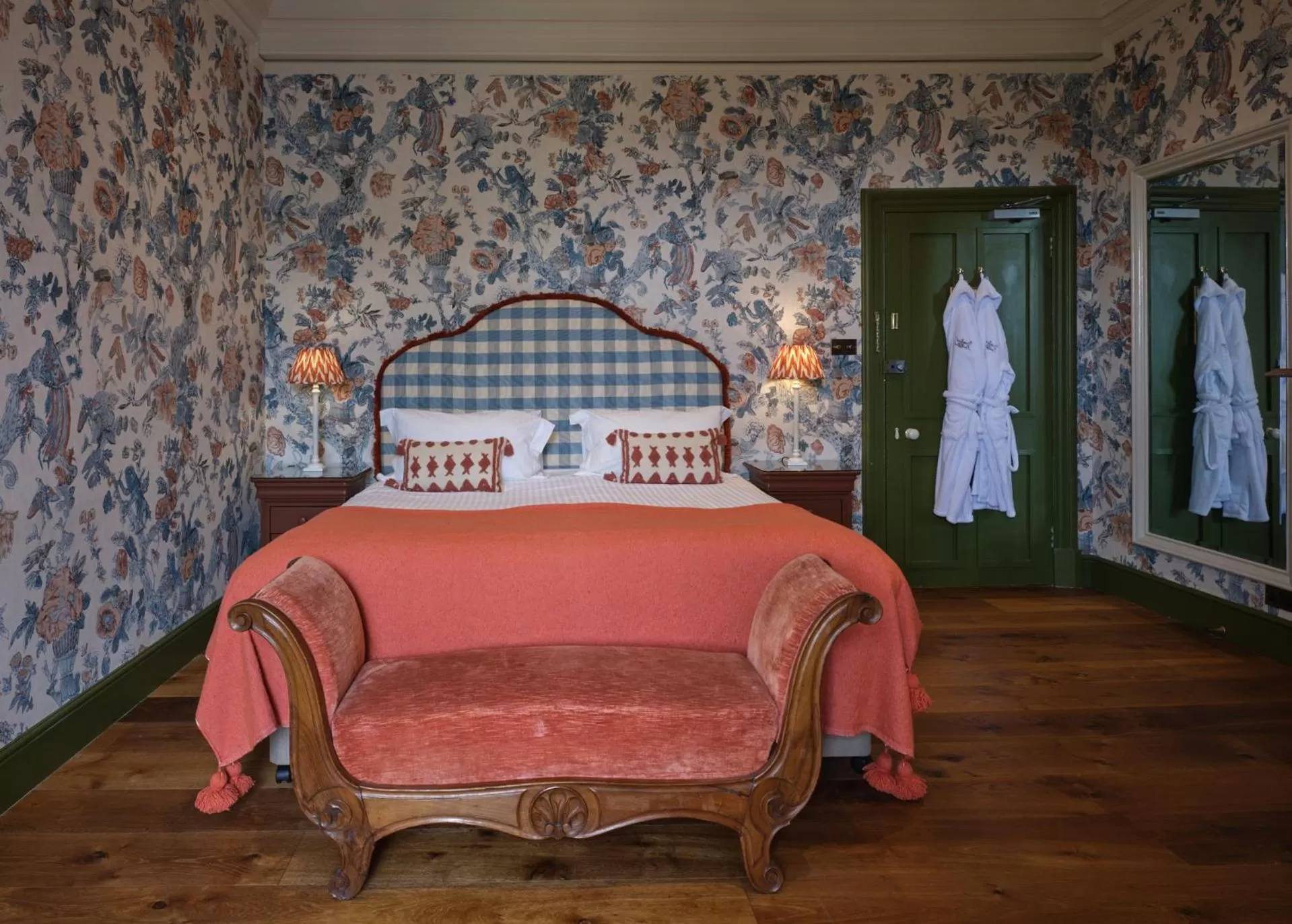 Bedroom, Bed in Old Bell Hotel