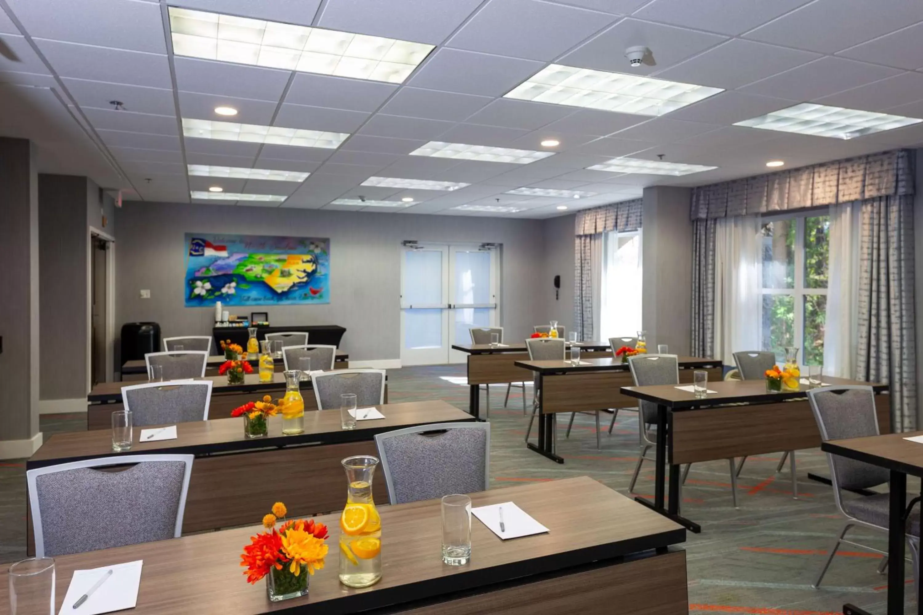 Meeting/conference room, Restaurant/Places to Eat in Hampton Inn & Suites Raleigh/Cary I-40 (PNC Arena)