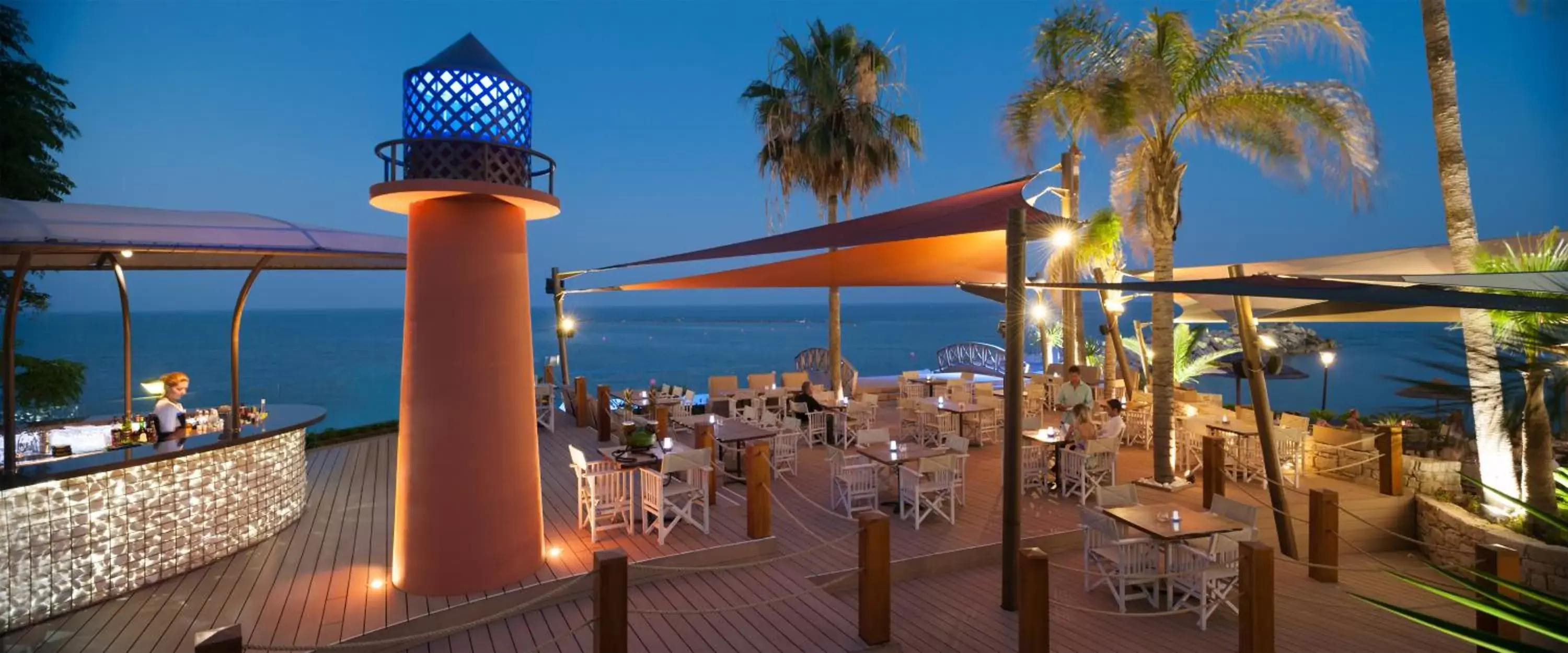 Lounge or bar in Amathus Beach Hotel Limassol