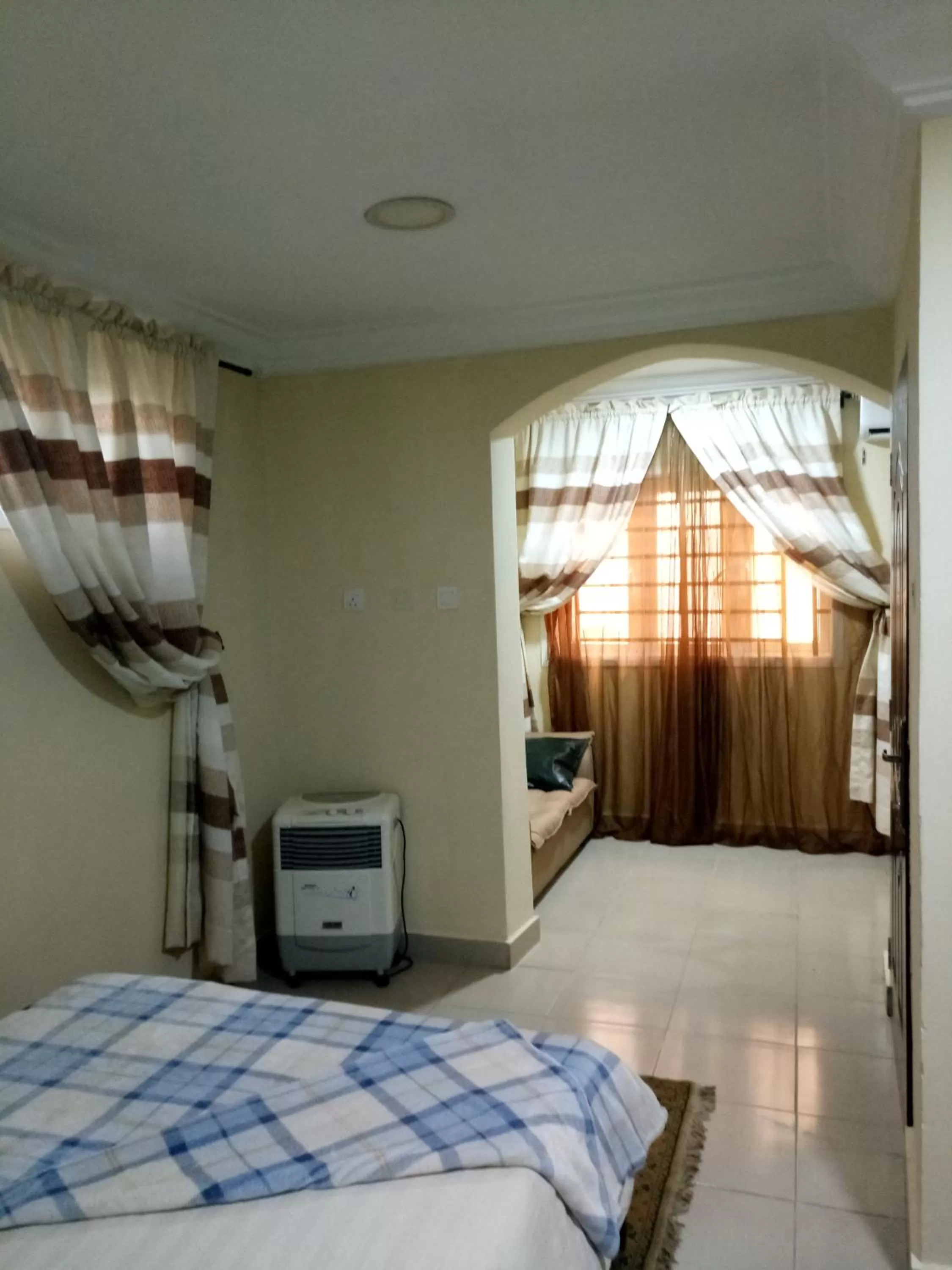 Bed in KH Lodge Abuja