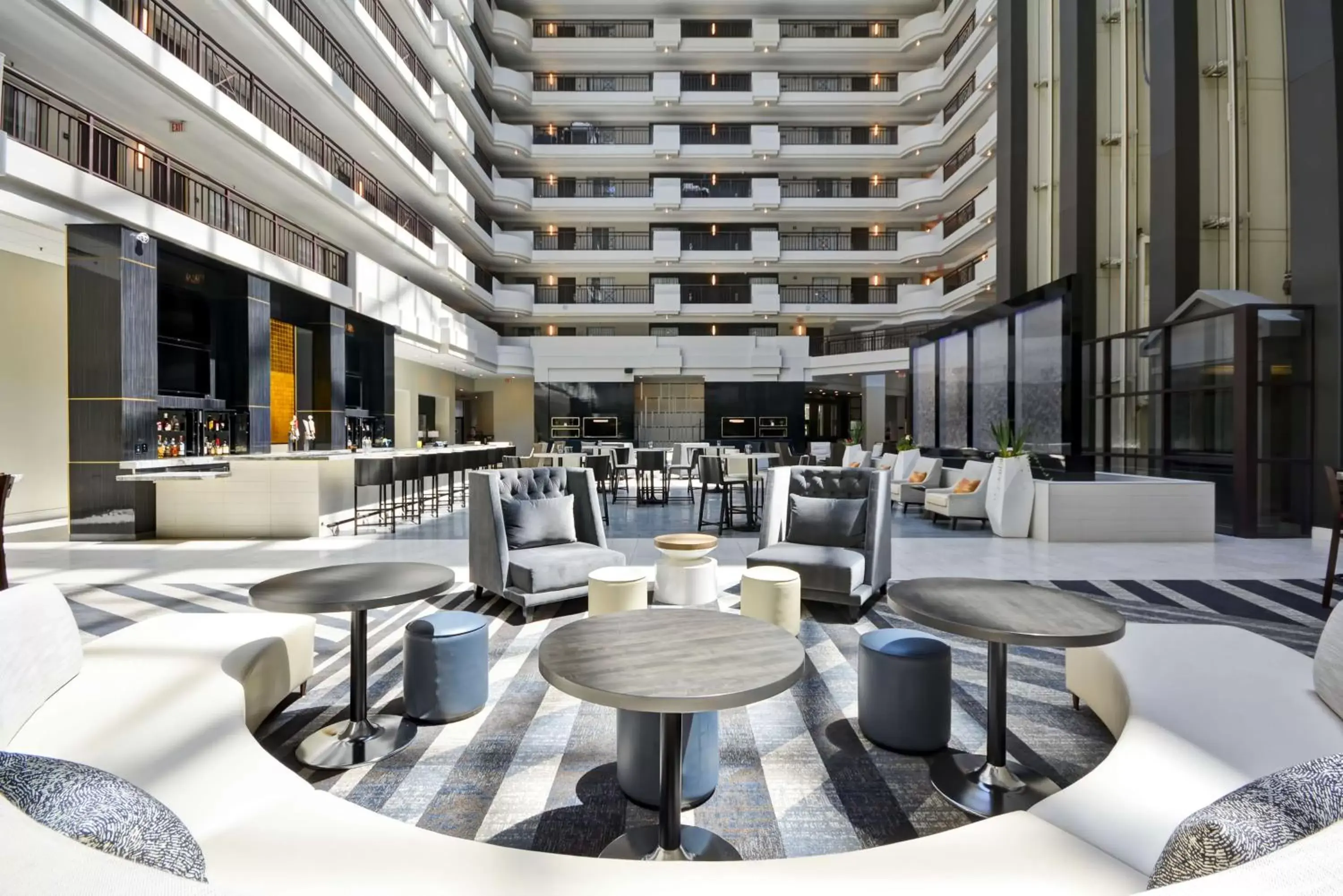Lobby or reception, Restaurant/Places to Eat in Embassy Suites Charlotte