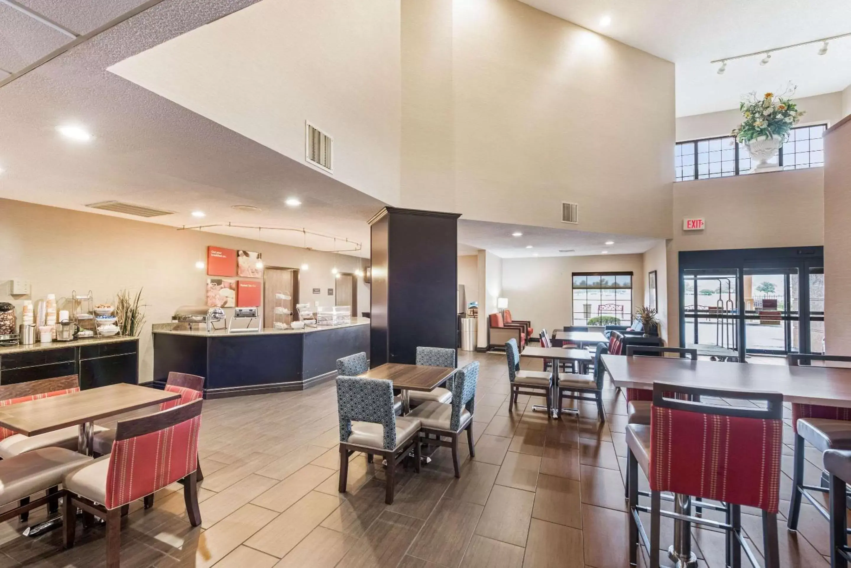 Restaurant/Places to Eat in Comfort Suites Monroe