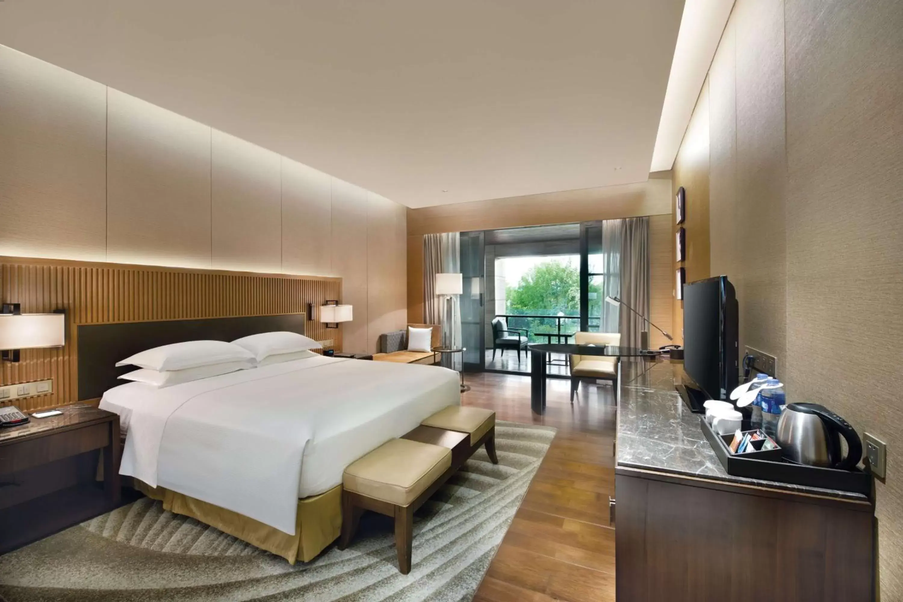 Bedroom in Hilton Wuhan Optics Valley