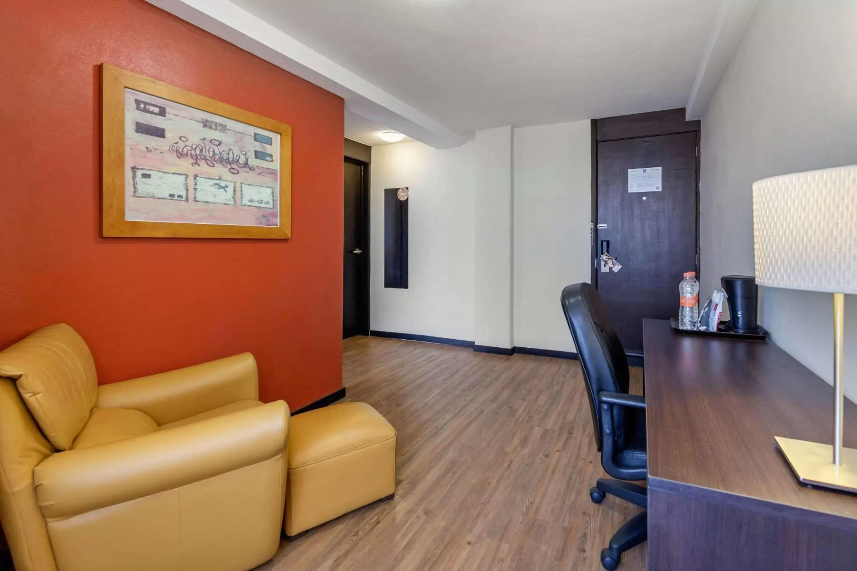 Bedroom, Seating Area in Comfort Inn San Luis Potosi