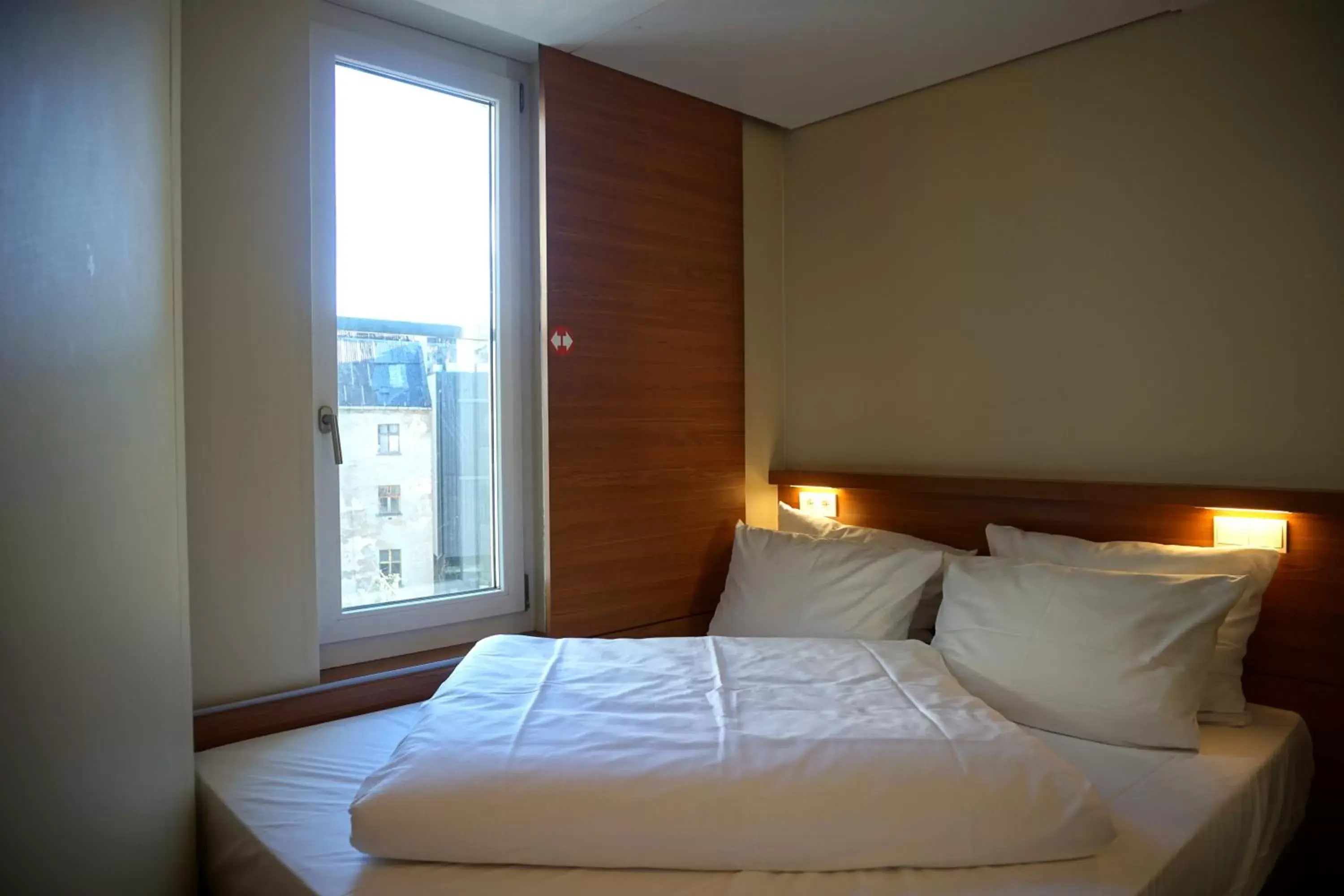 Bedroom, Bed in easyHotel Berlin Hackescher Markt