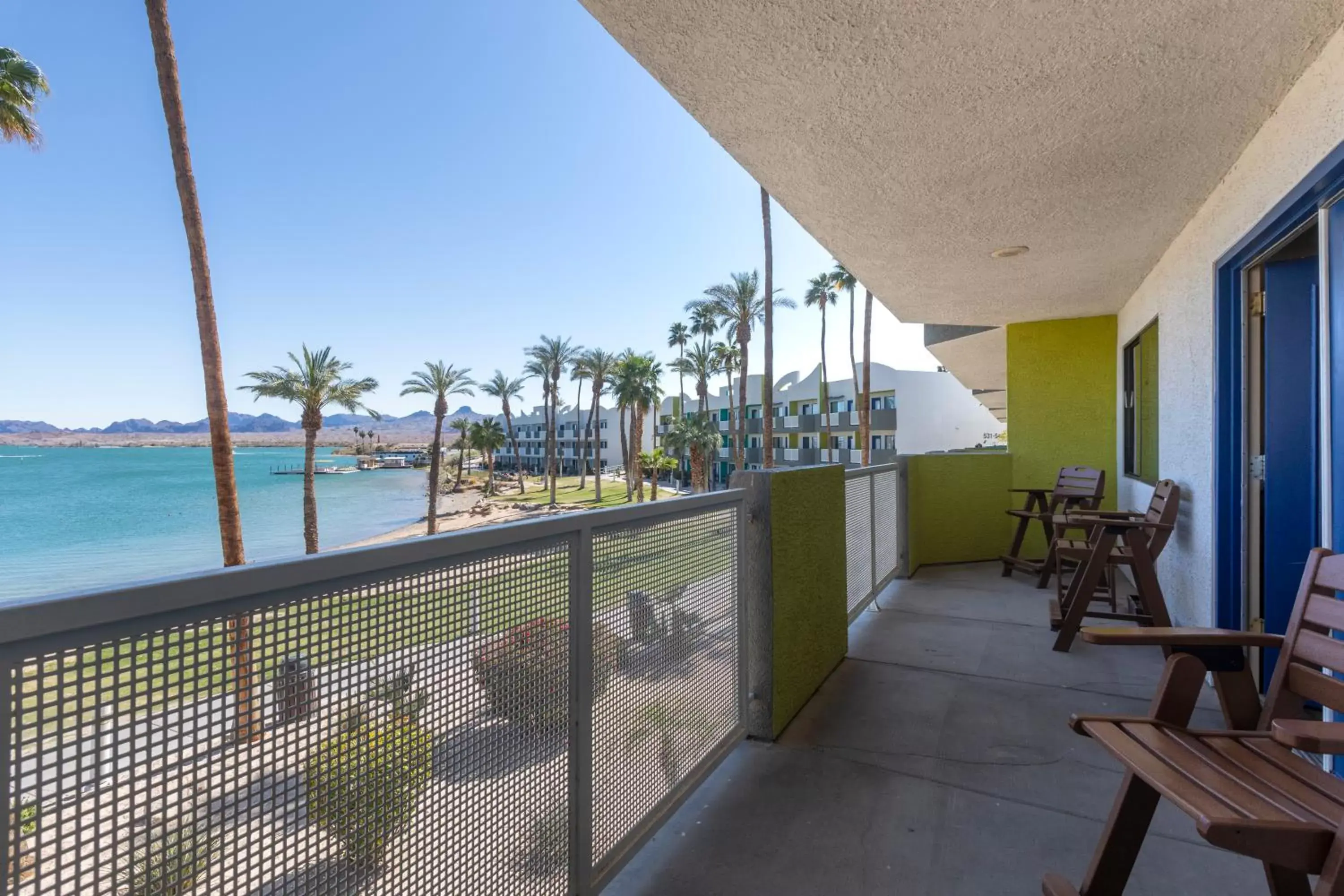 Balcony/Terrace in The Nautical Beachfront Resort