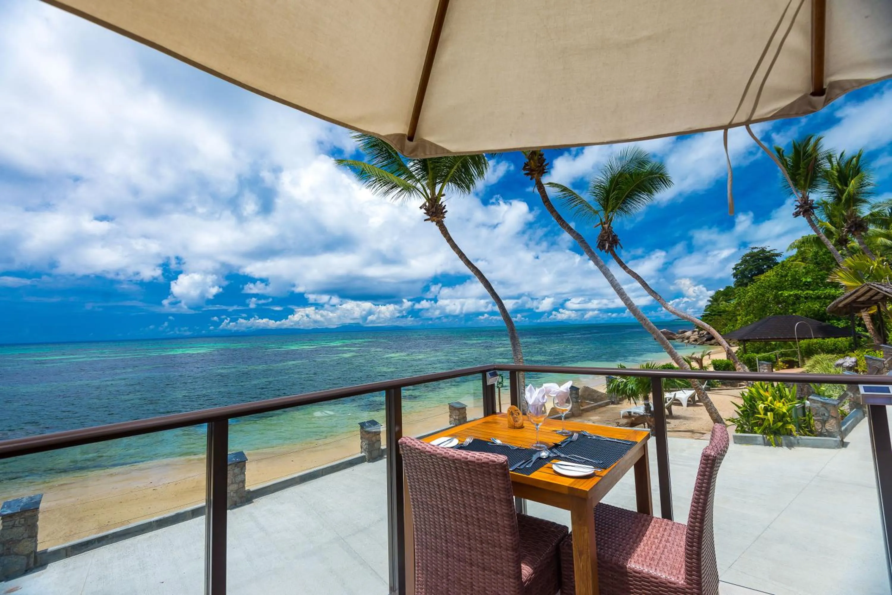 Restaurant/places to eat in Coco de Mer Hotel and Black Parrot Suites