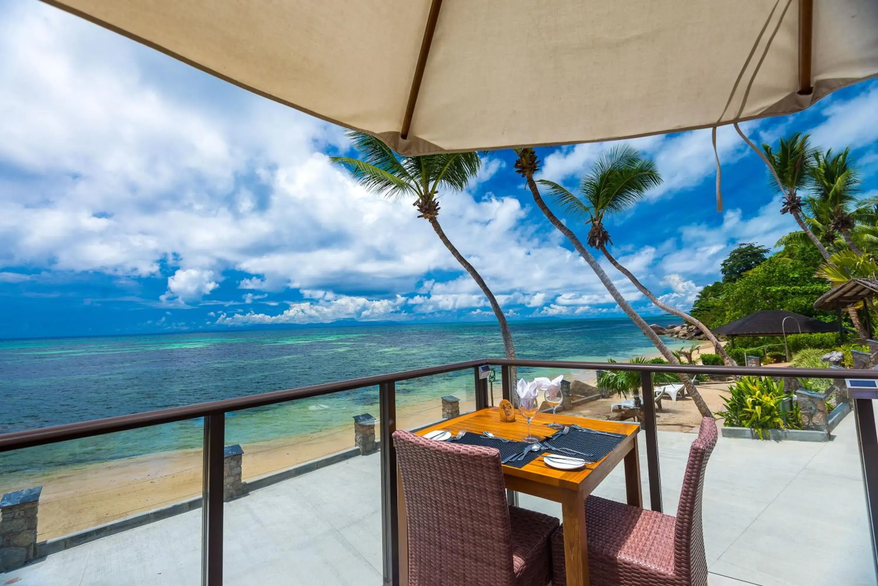 Restaurant/places to eat in Coco de Mer Hotel and Black Parrot Suites Restaurant/places to eat in Coco de Mer Hotel and Black Parrot Suites