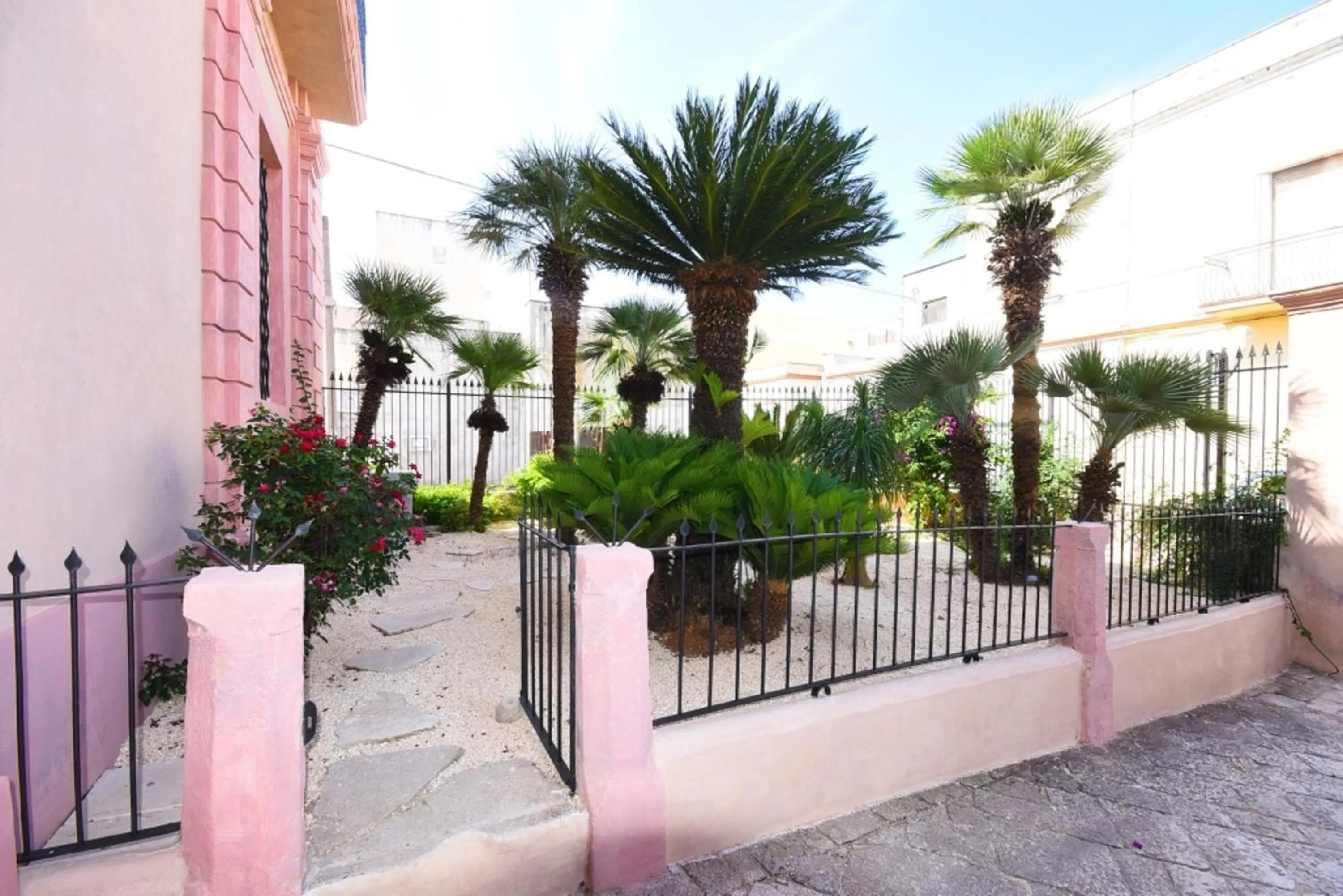 Property building in Palazzo Castriota