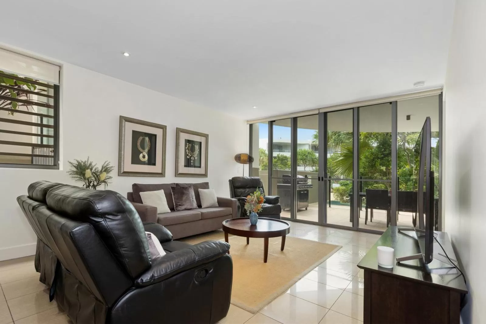 Living room in Cotton Beach Resort - Tweed Coast Holidays ®