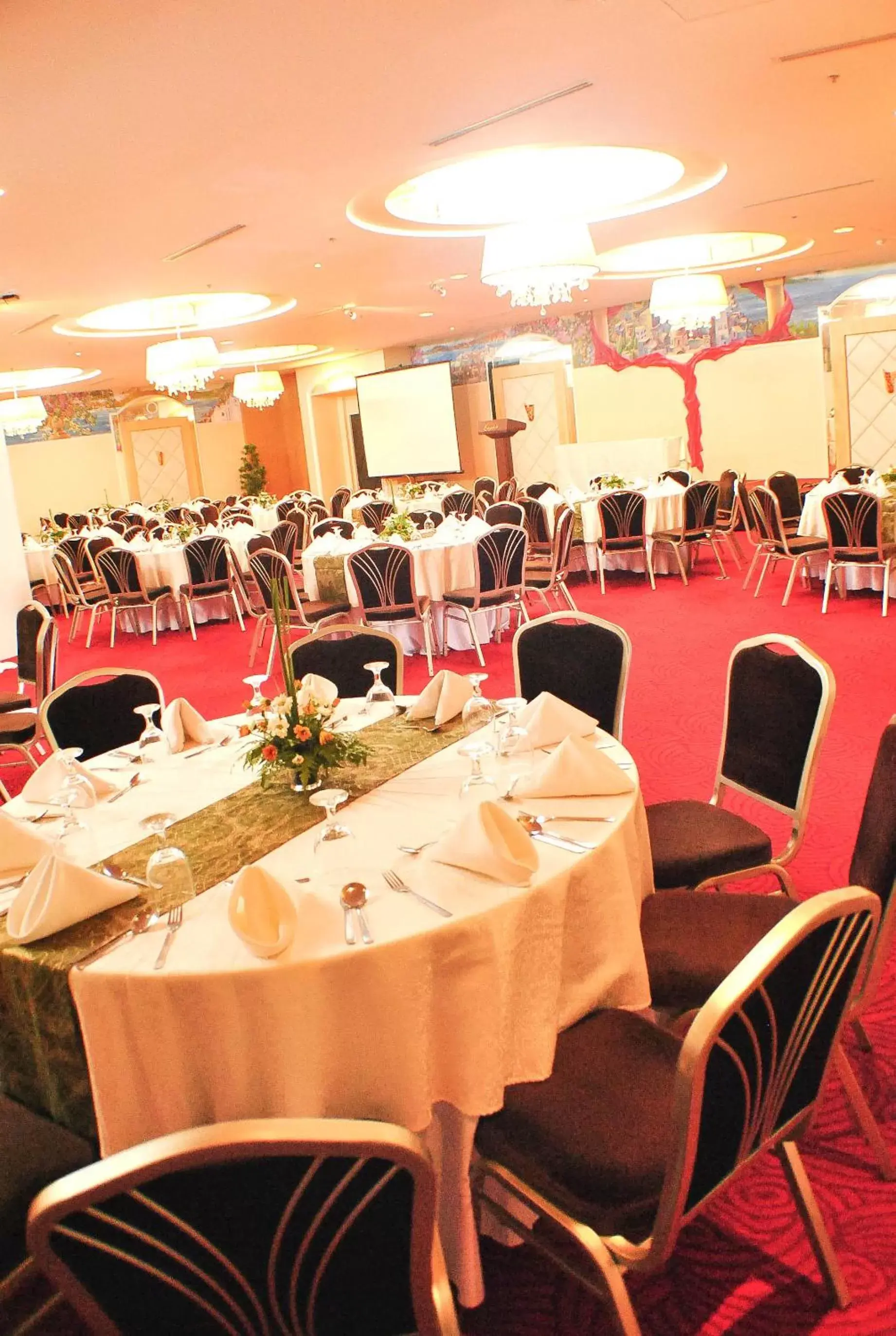 Banquet/Function facilities, Restaurant/Places to Eat in Hotel Elizabeth Cebu