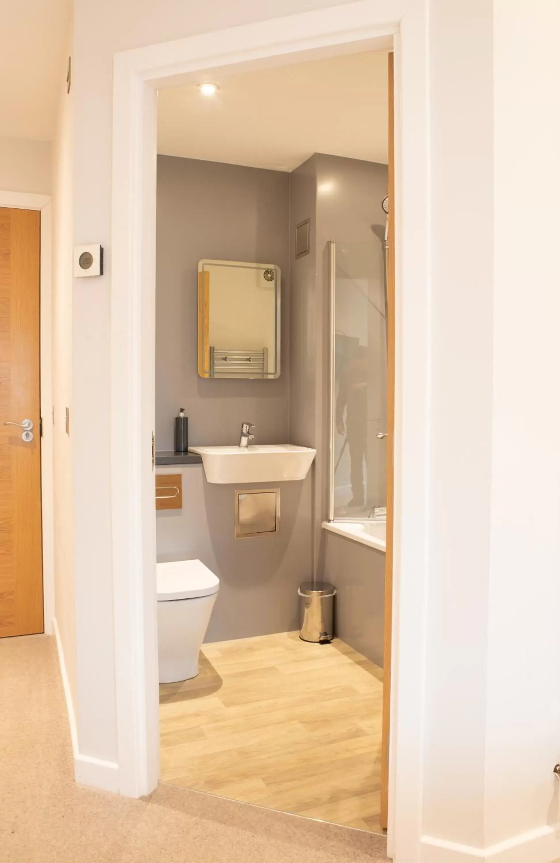 Shower, Bathroom in Loch Lomond Hotel