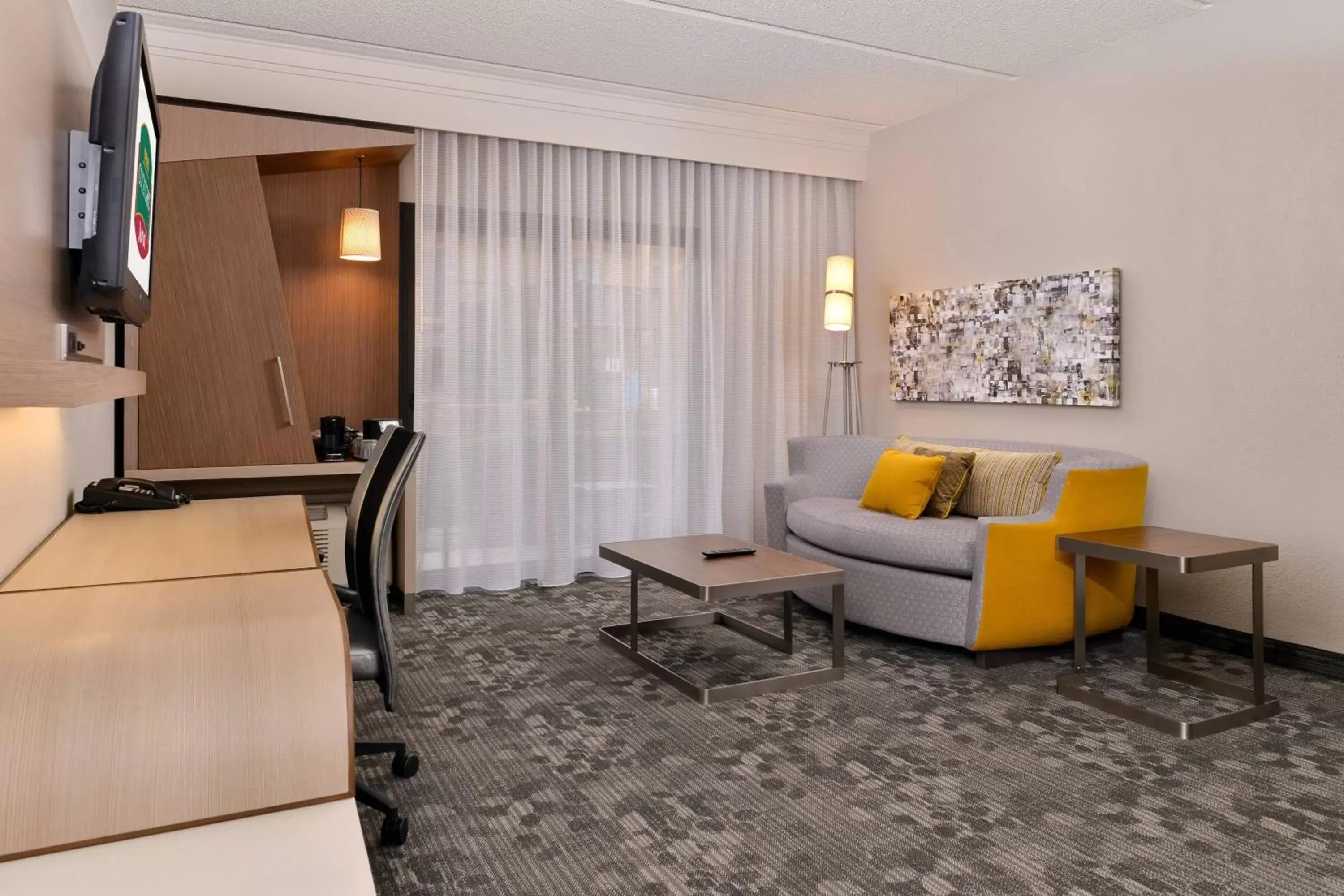 Living room, Seating Area in Courtyard by Marriott Dallas Northwest