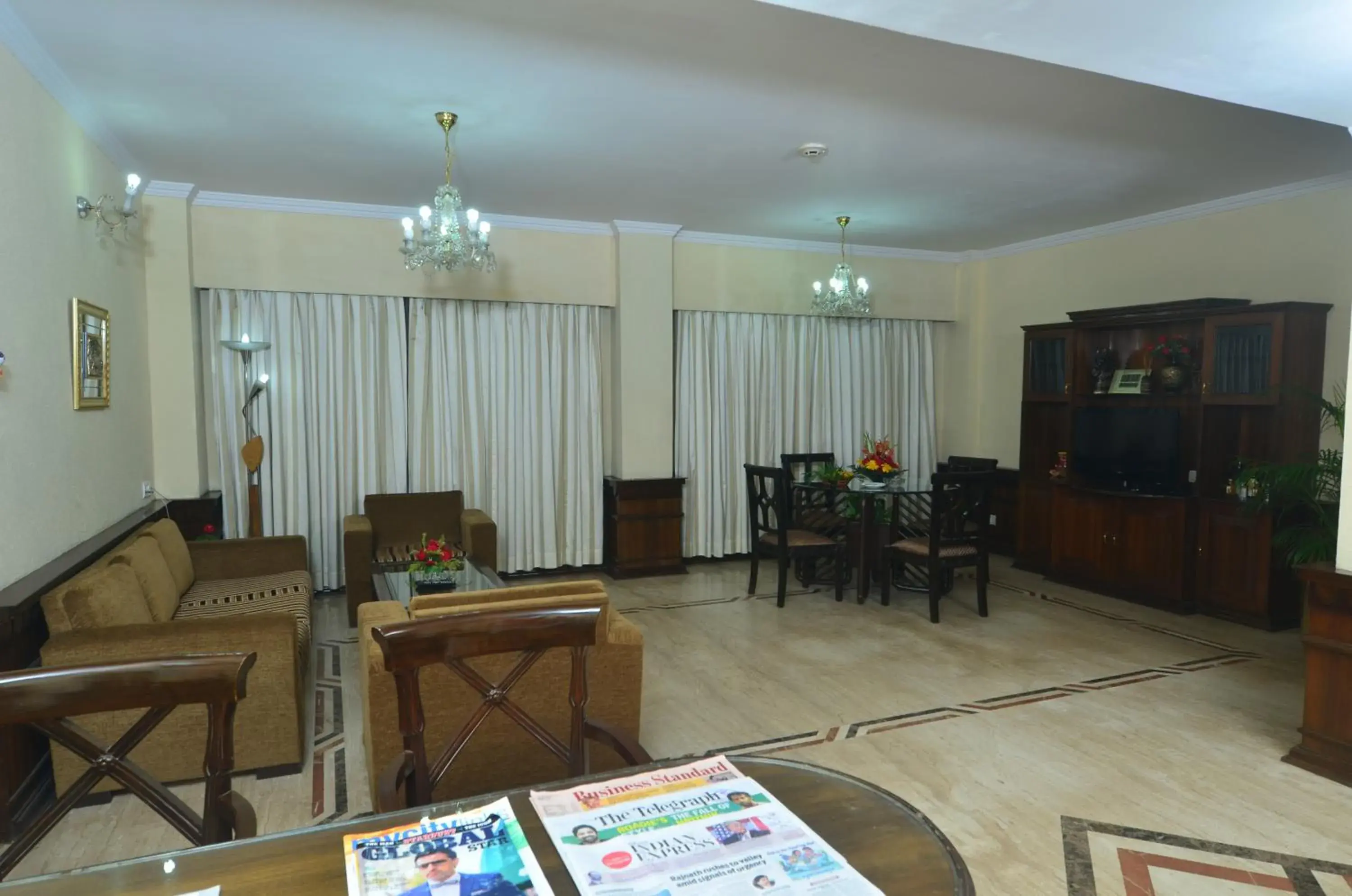 Living room, Seating Area in Empires Hotel