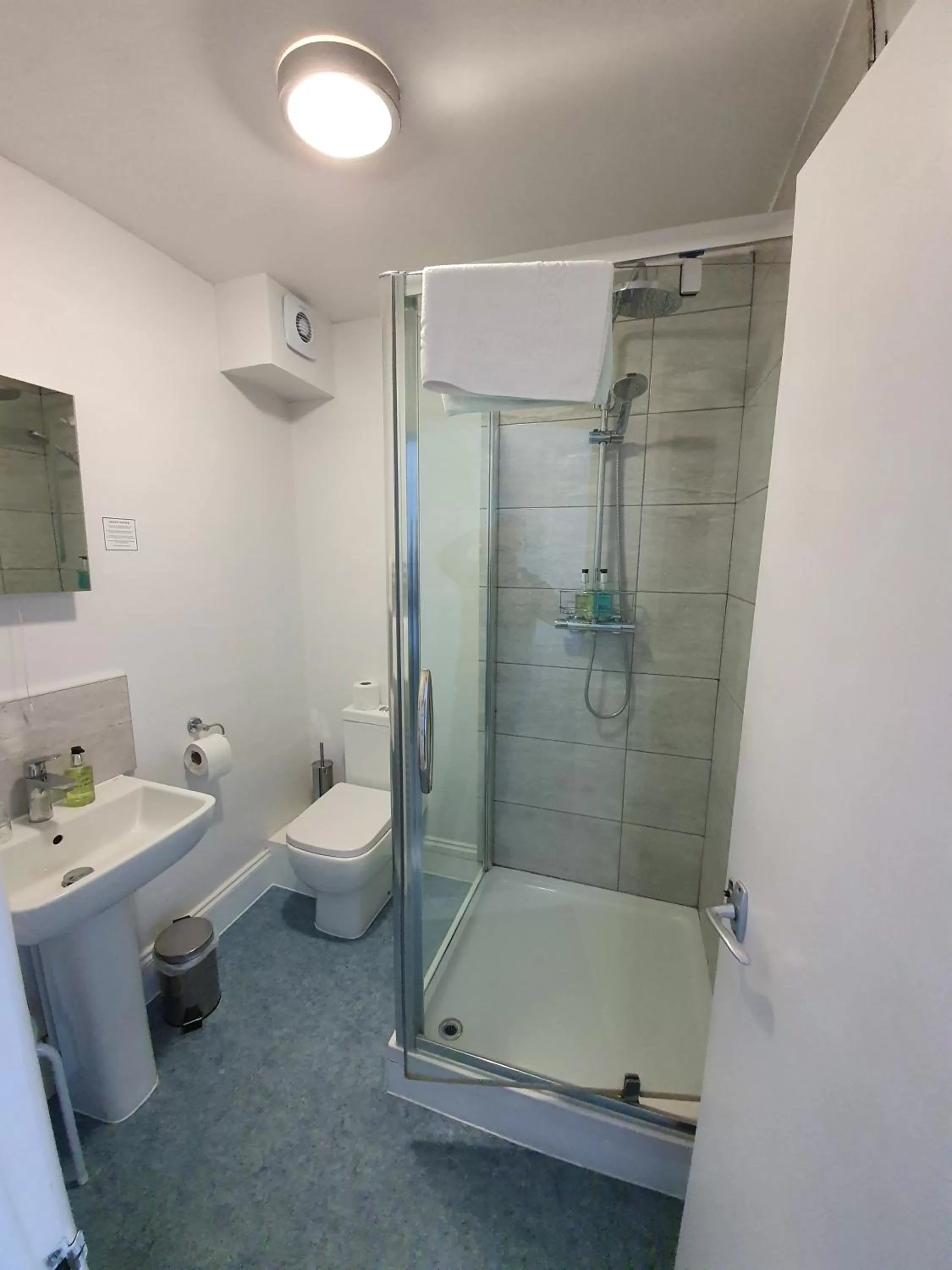 Bathroom in Alexandra Hotel