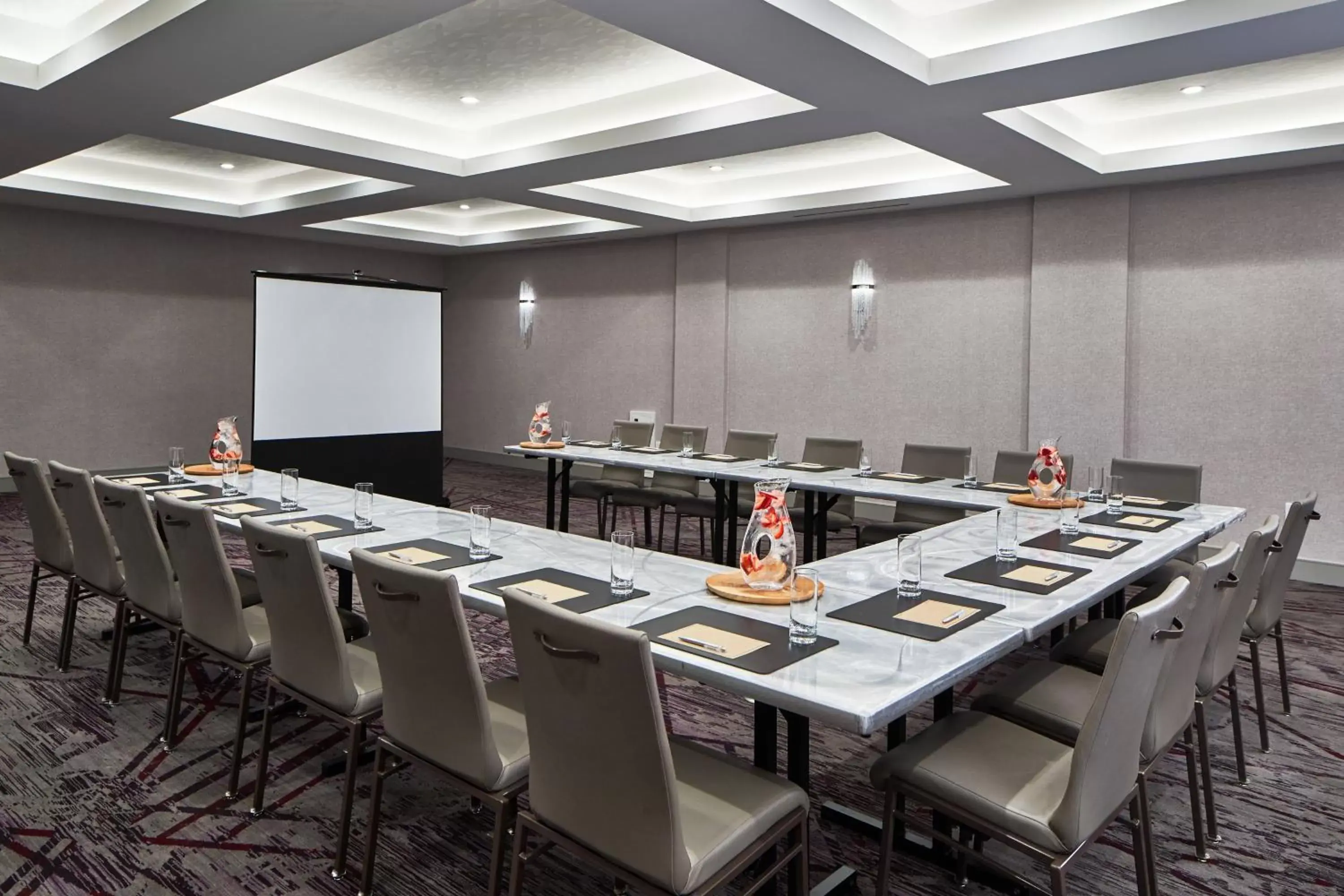 Meeting/conference room in The Del Monte Lodge Renaissance Rochester Hotel & Spa