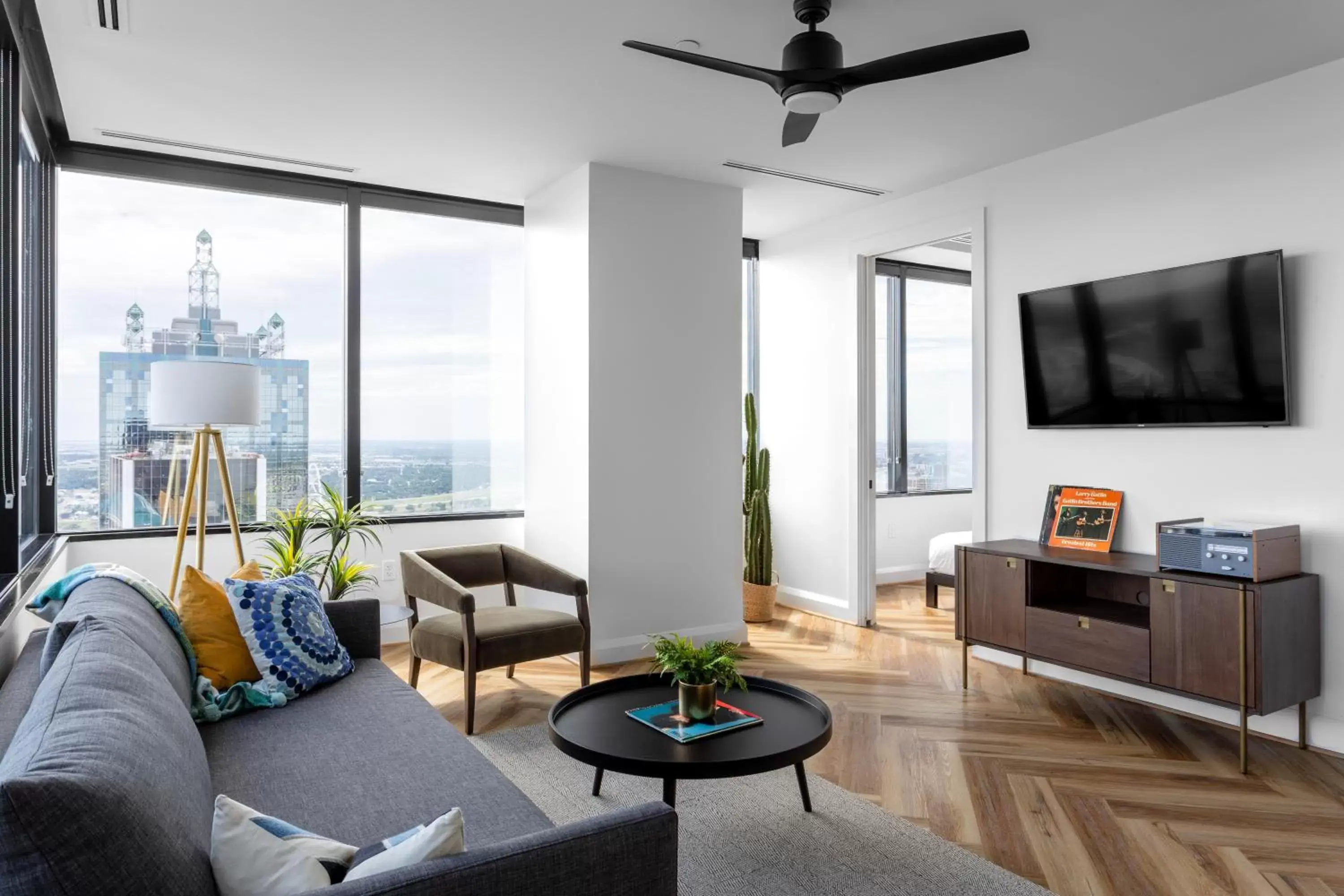 Living room, Seating Area in Mint House Dallas - Downtown