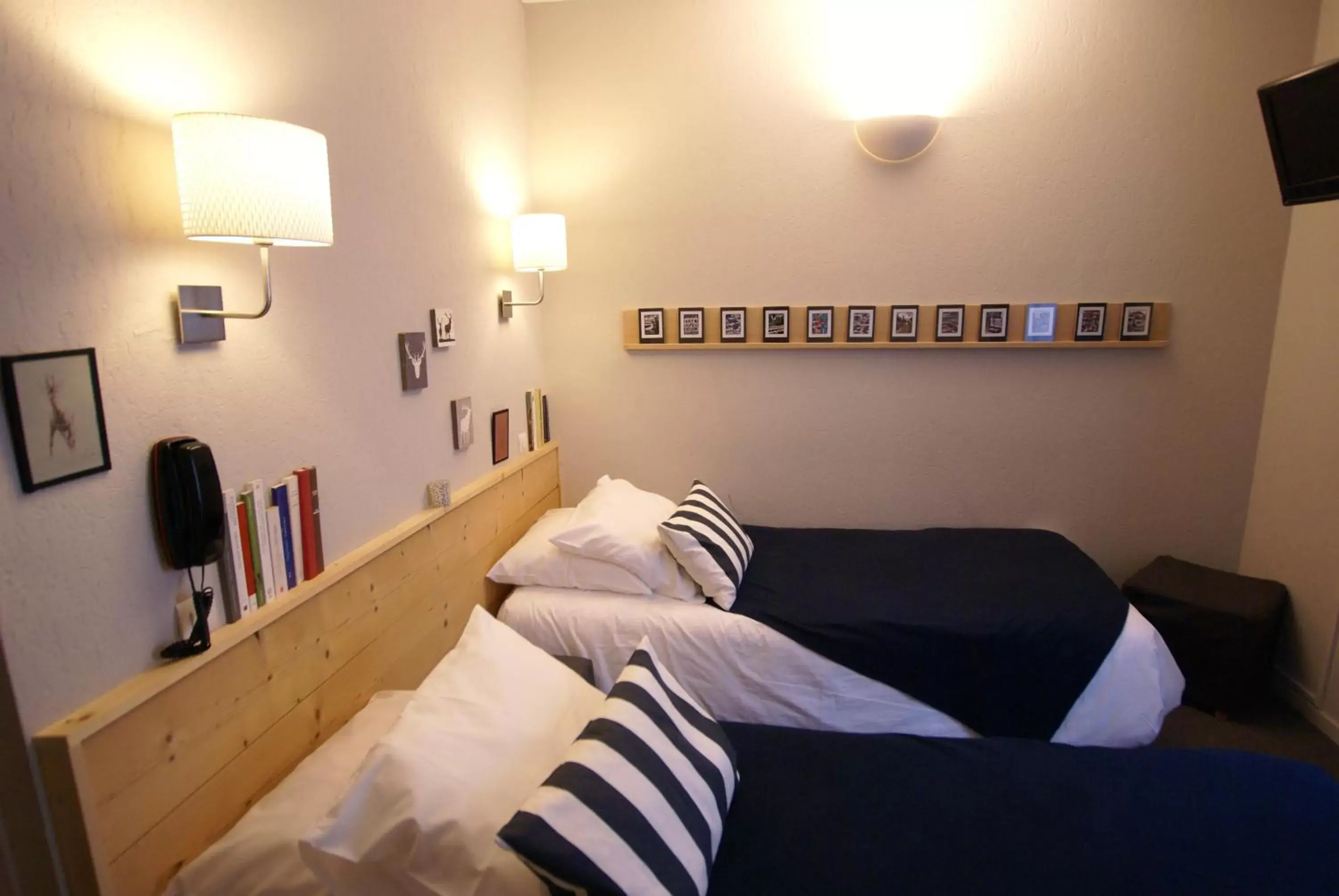 Bed, Seating Area in Hotel de la Placette Barcelonnette