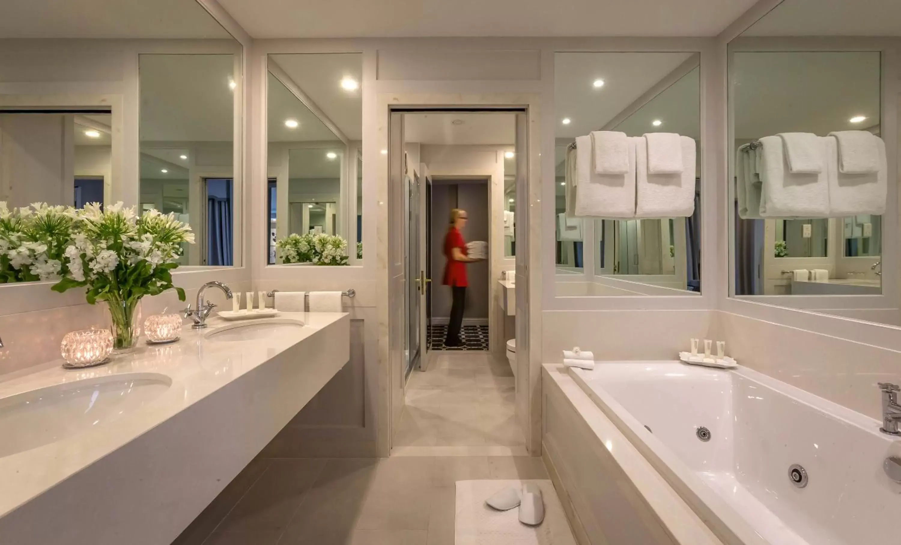 Bathroom in Castletroy Park Hotel