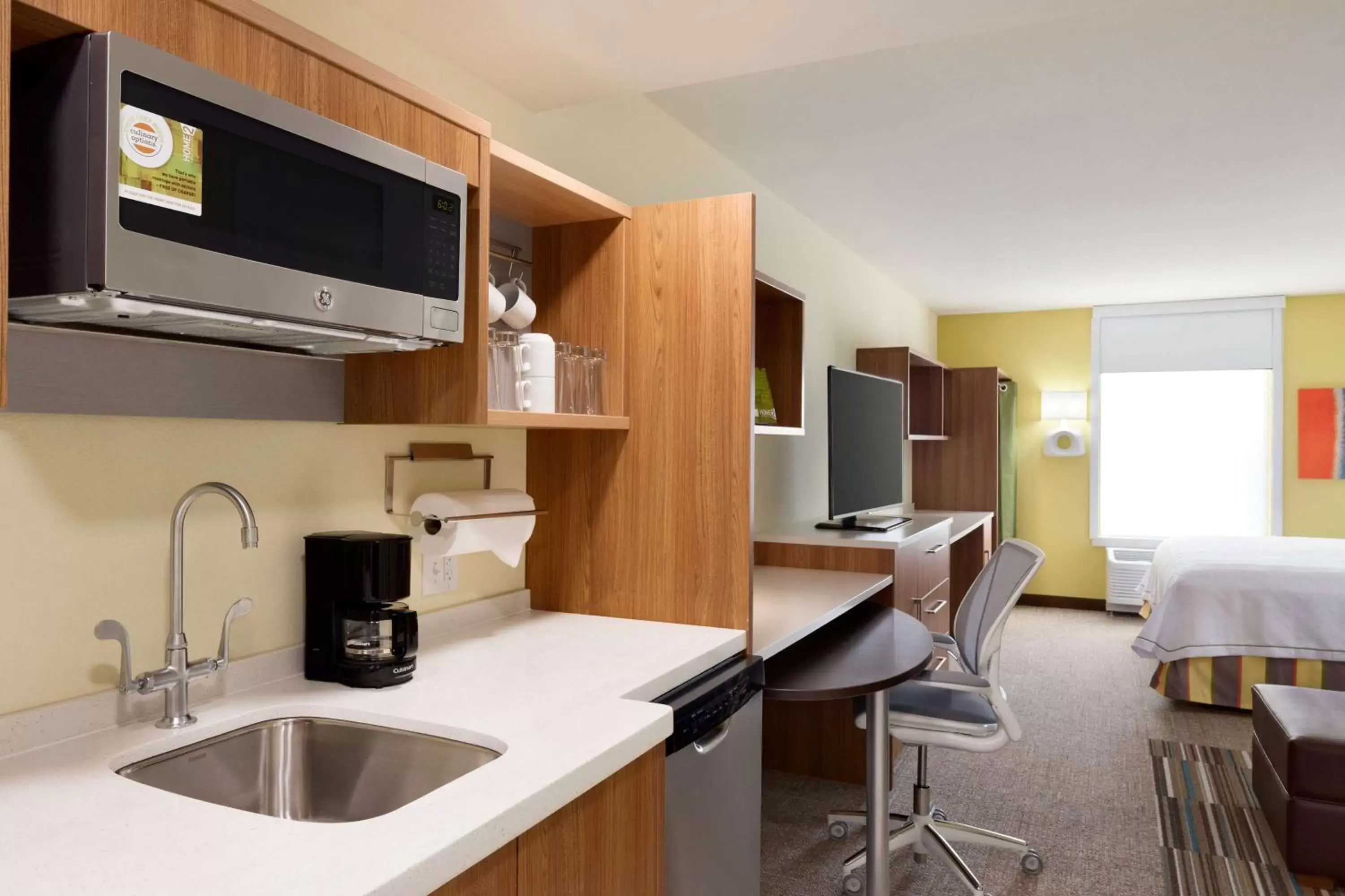 Bedroom, Kitchen/Kitchenette in Home2 Suites by Hilton Idaho Falls